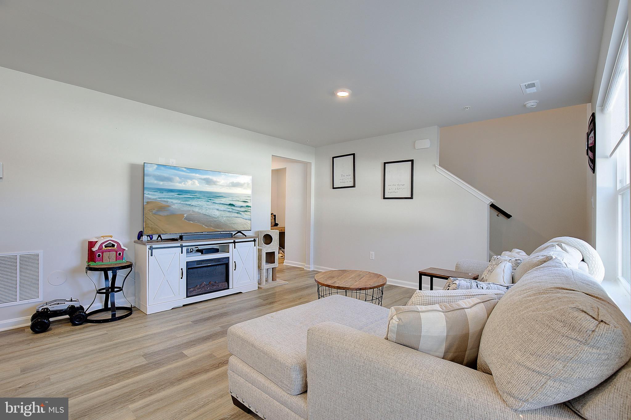 PINEGROVE - Residential Lease