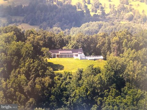 Homes For Sale - 200 Fogg Mountain Lane<br/> Rappahannock County, FLINT HILL, VA 22627