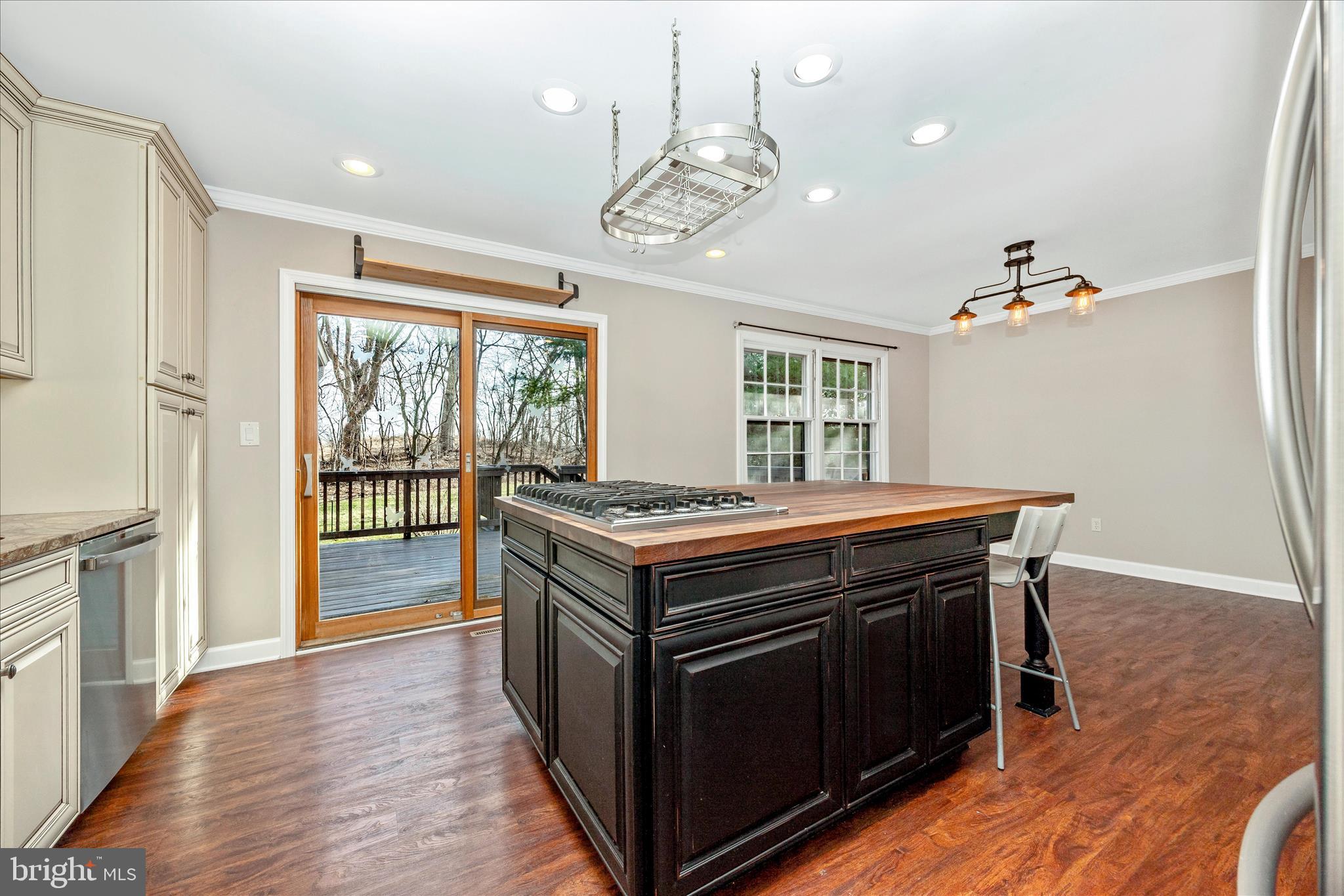 BURNT HICKORY - Residential