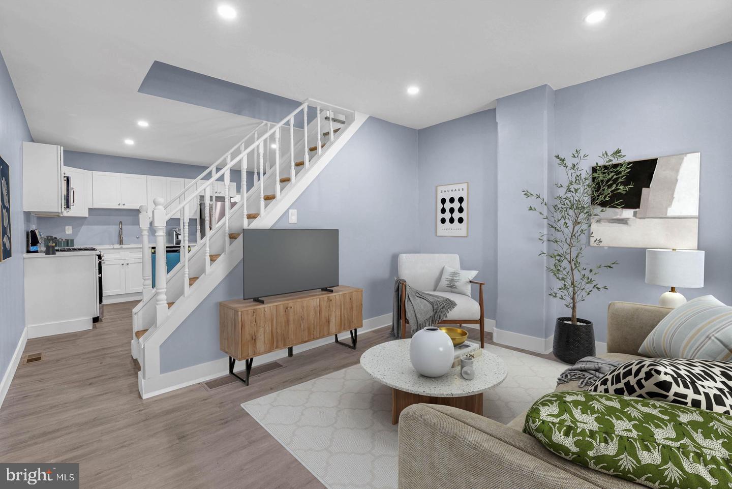905 MULBERRY STREET