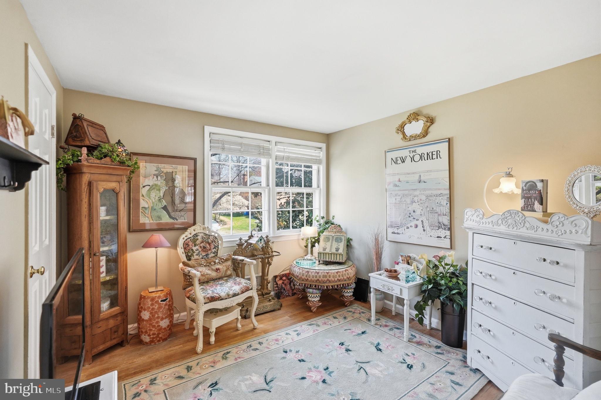 MONTGOMERY SQUARE - Residential