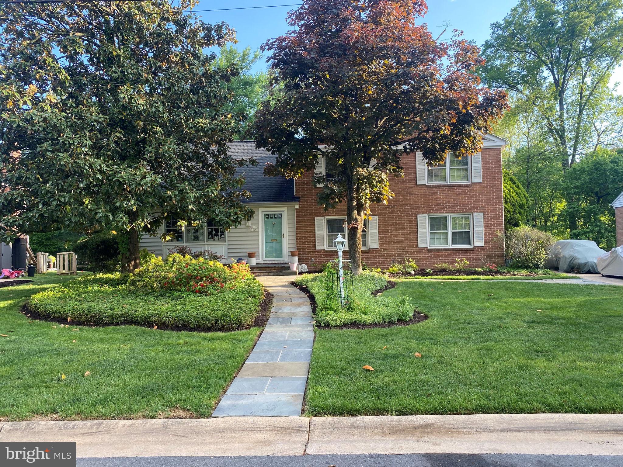 MONTGOMERY SQUARE - Residential