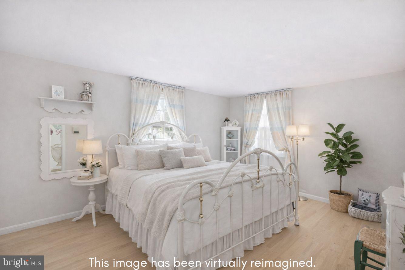 MONTGOMERY SQUARE - Residential