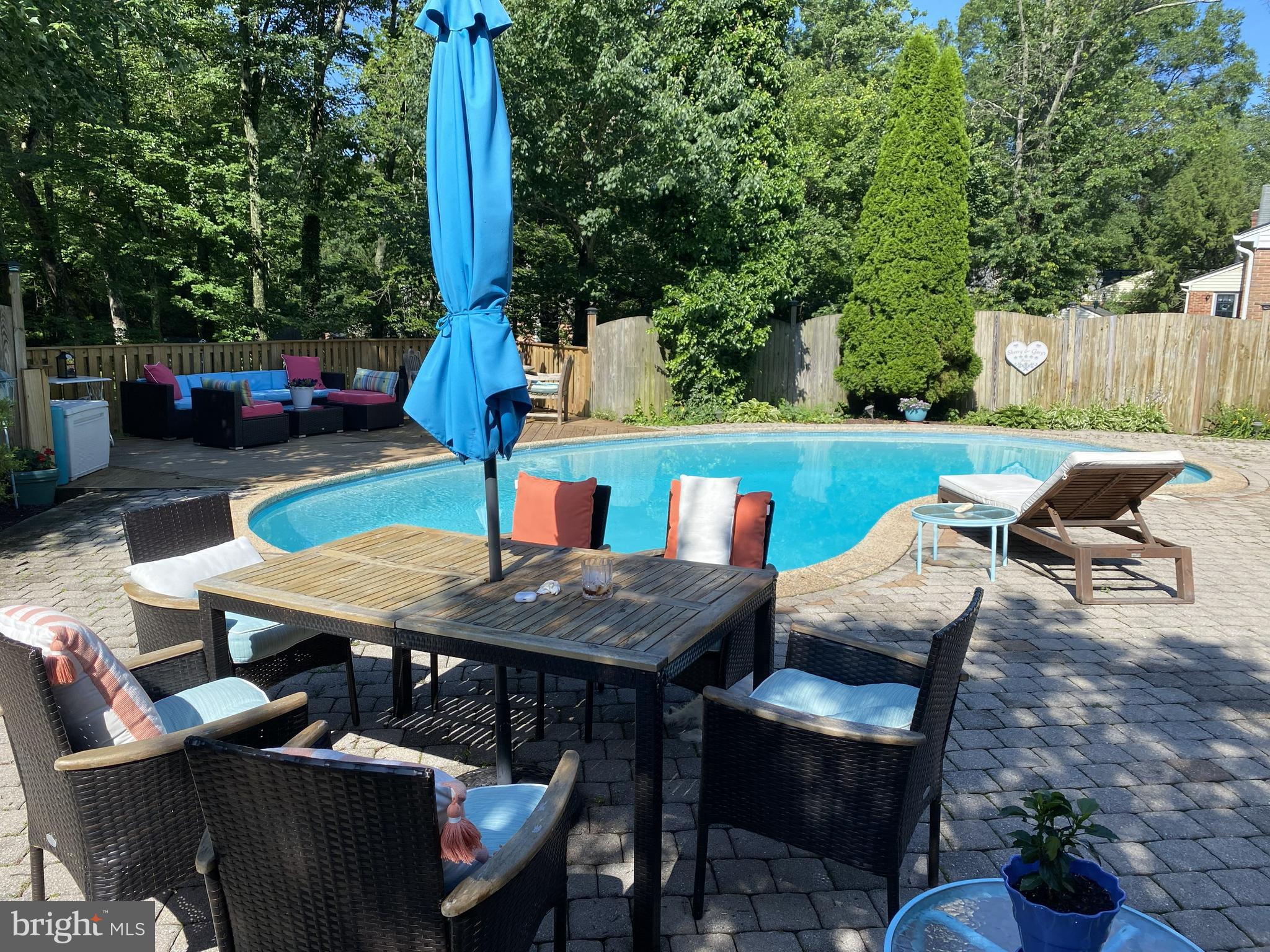 MONTGOMERY SQUARE - Residential