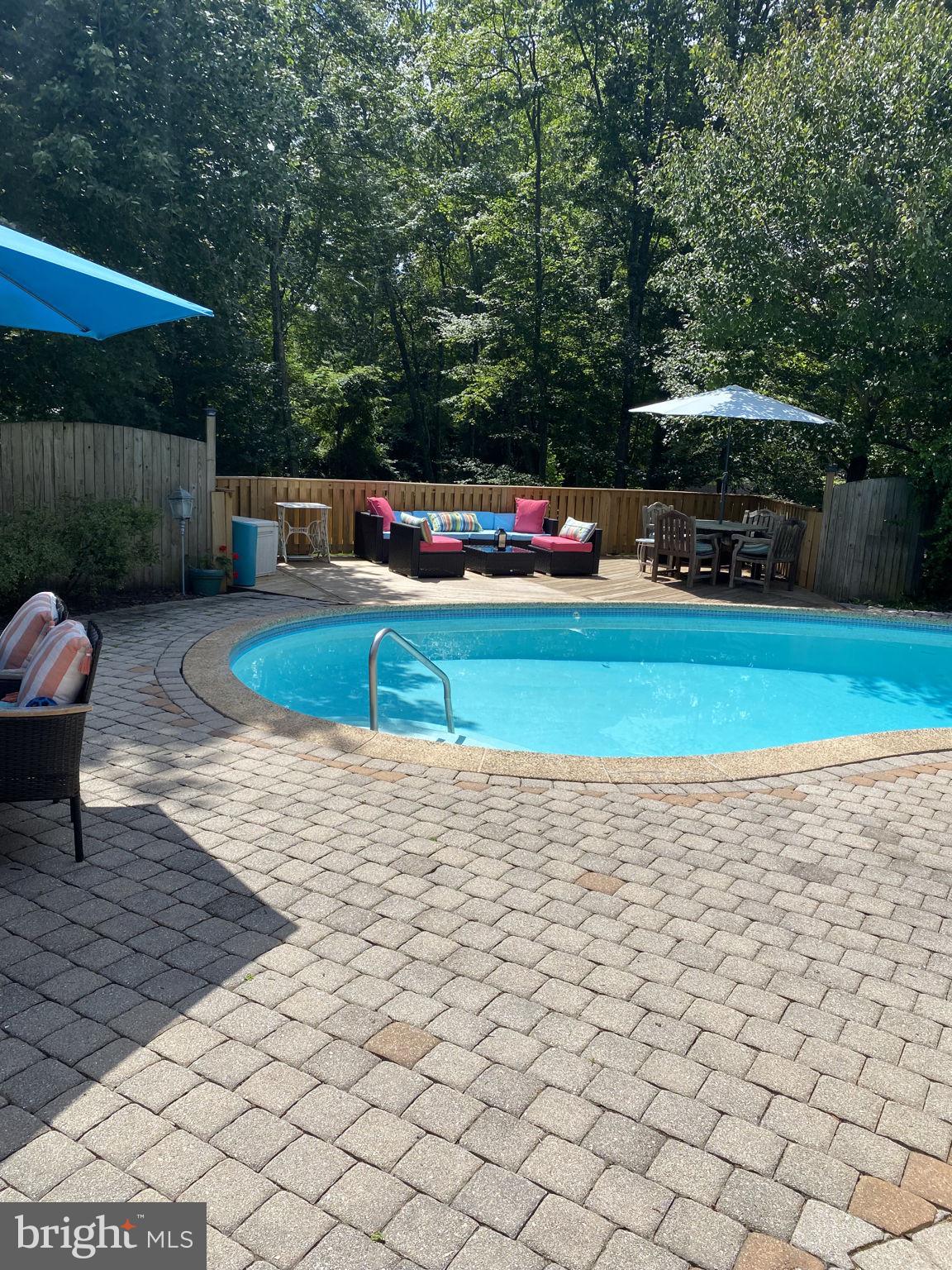 MONTGOMERY SQUARE - Residential