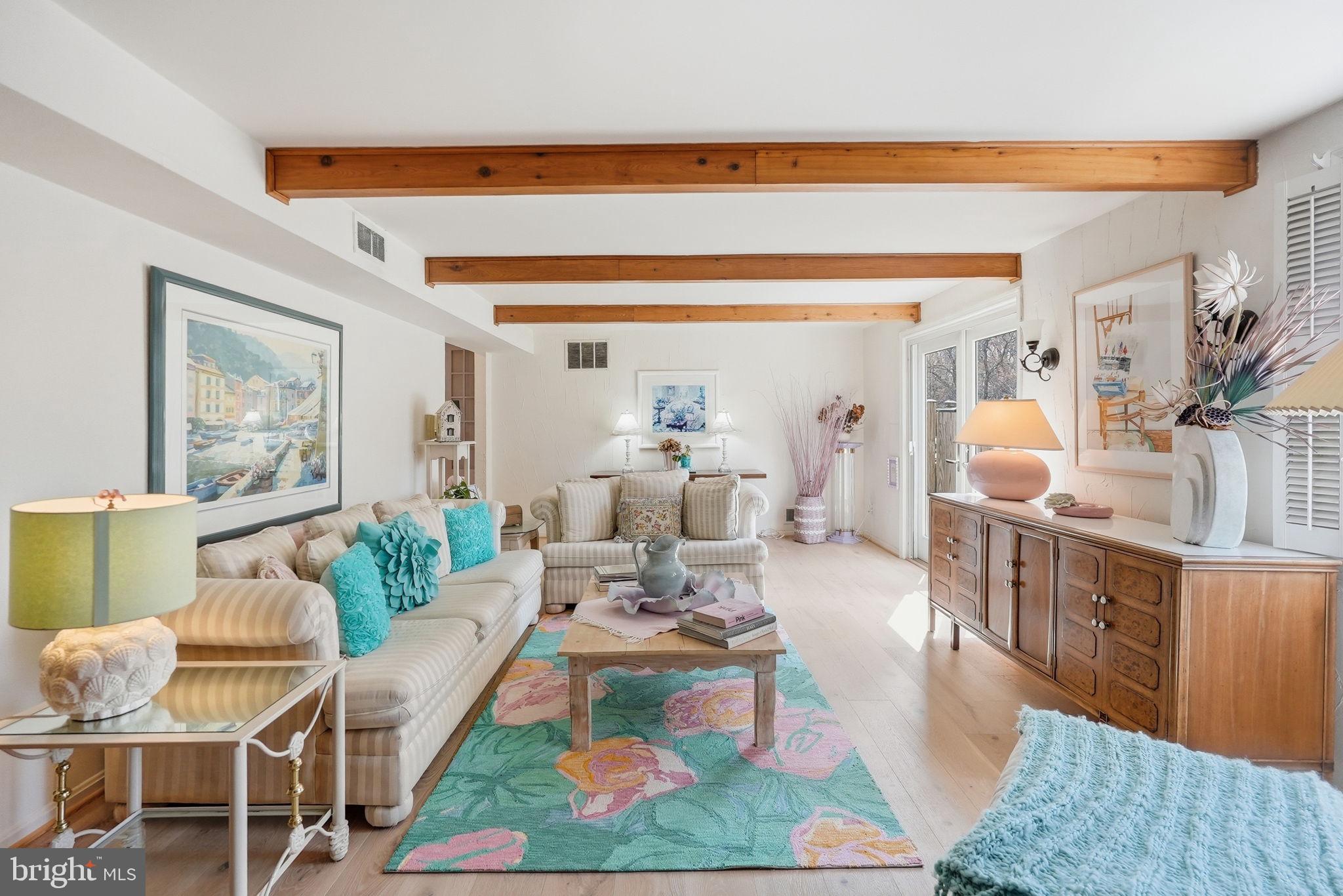 MONTGOMERY SQUARE - Residential