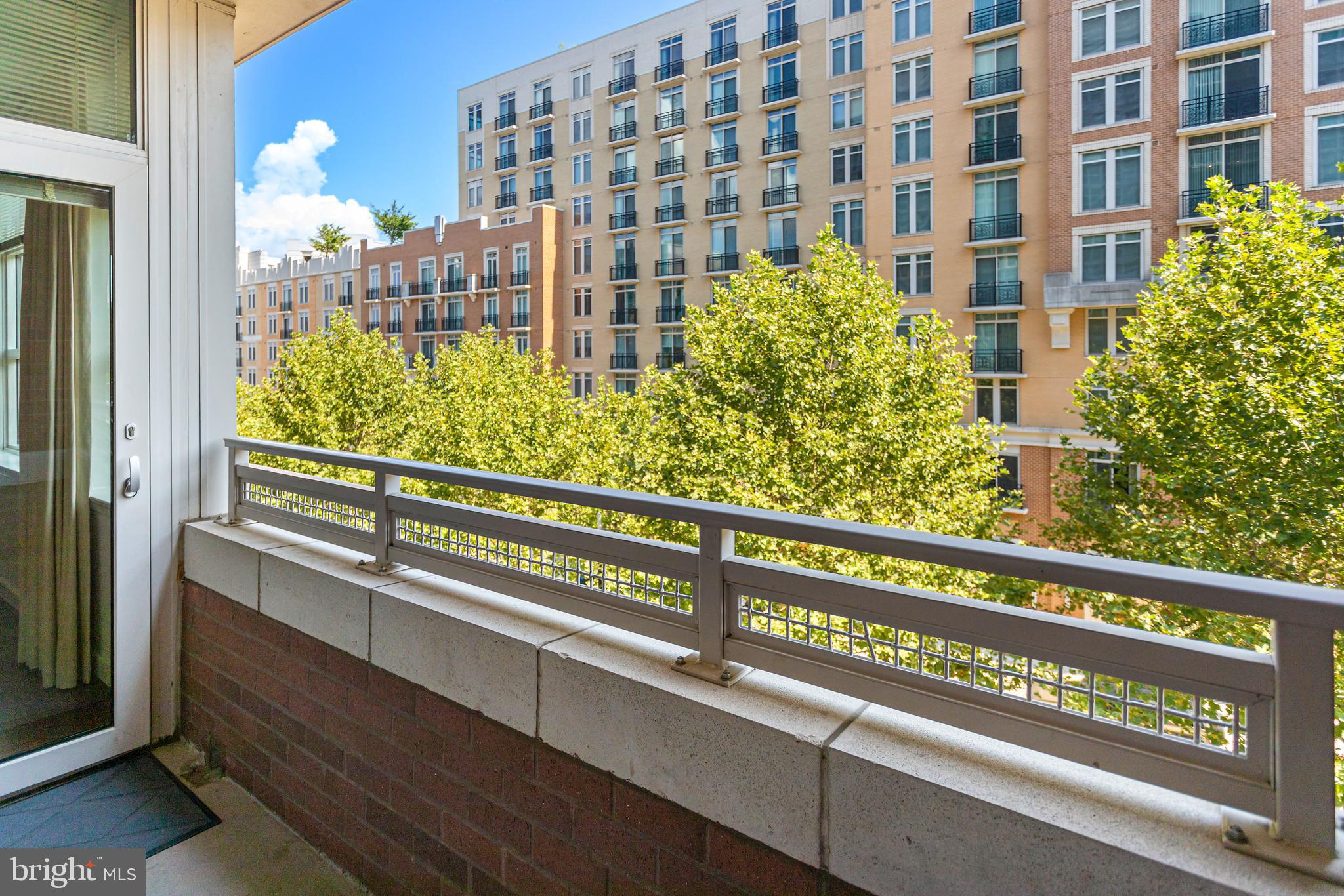 NATIONAL HARBOR - Residential Lease