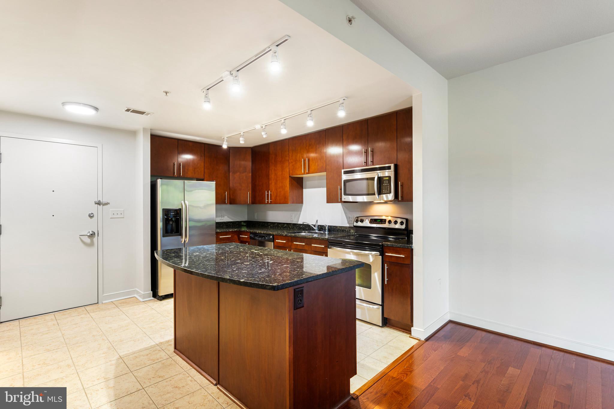 NATIONAL HARBOR - Residential Lease