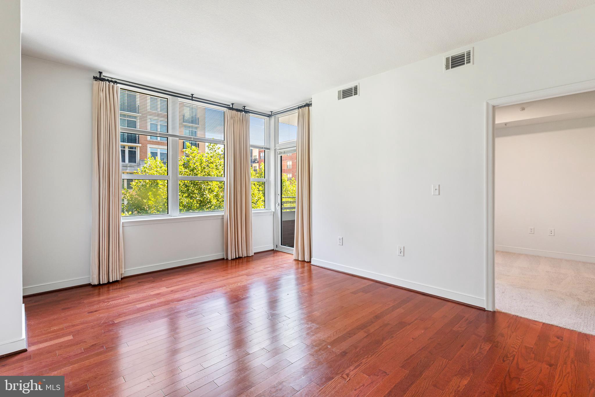 NATIONAL HARBOR - Residential Lease