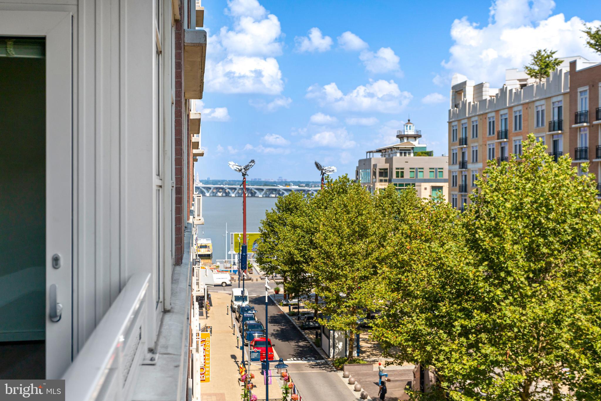 NATIONAL HARBOR - Residential Lease