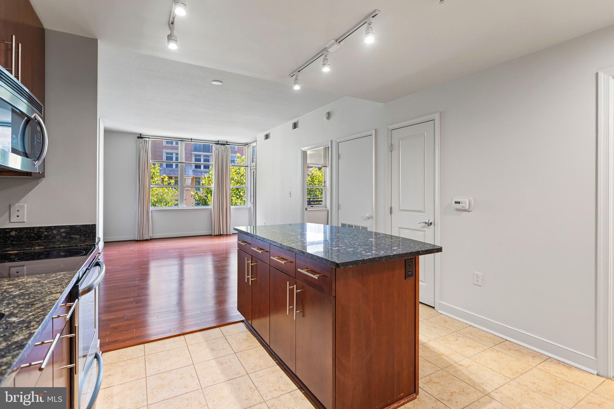 NATIONAL HARBOR - Residential Lease