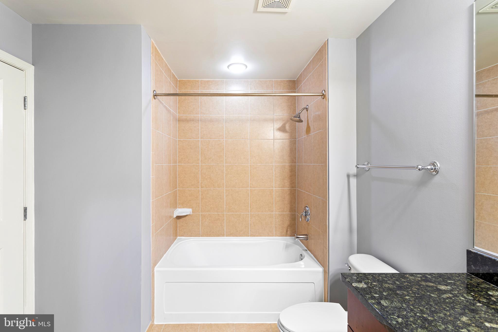 NATIONAL HARBOR - Residential Lease