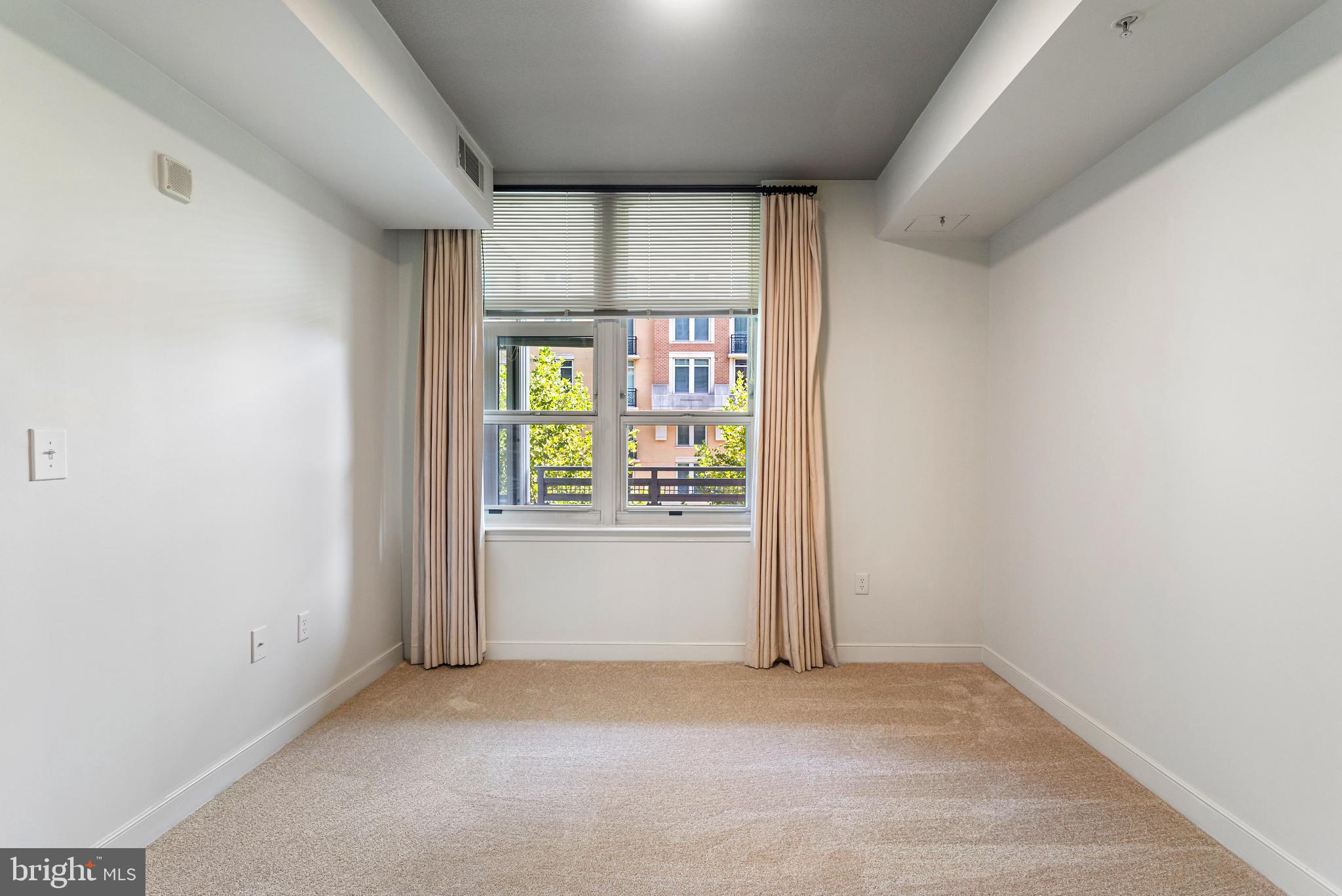 NATIONAL HARBOR - Residential Lease