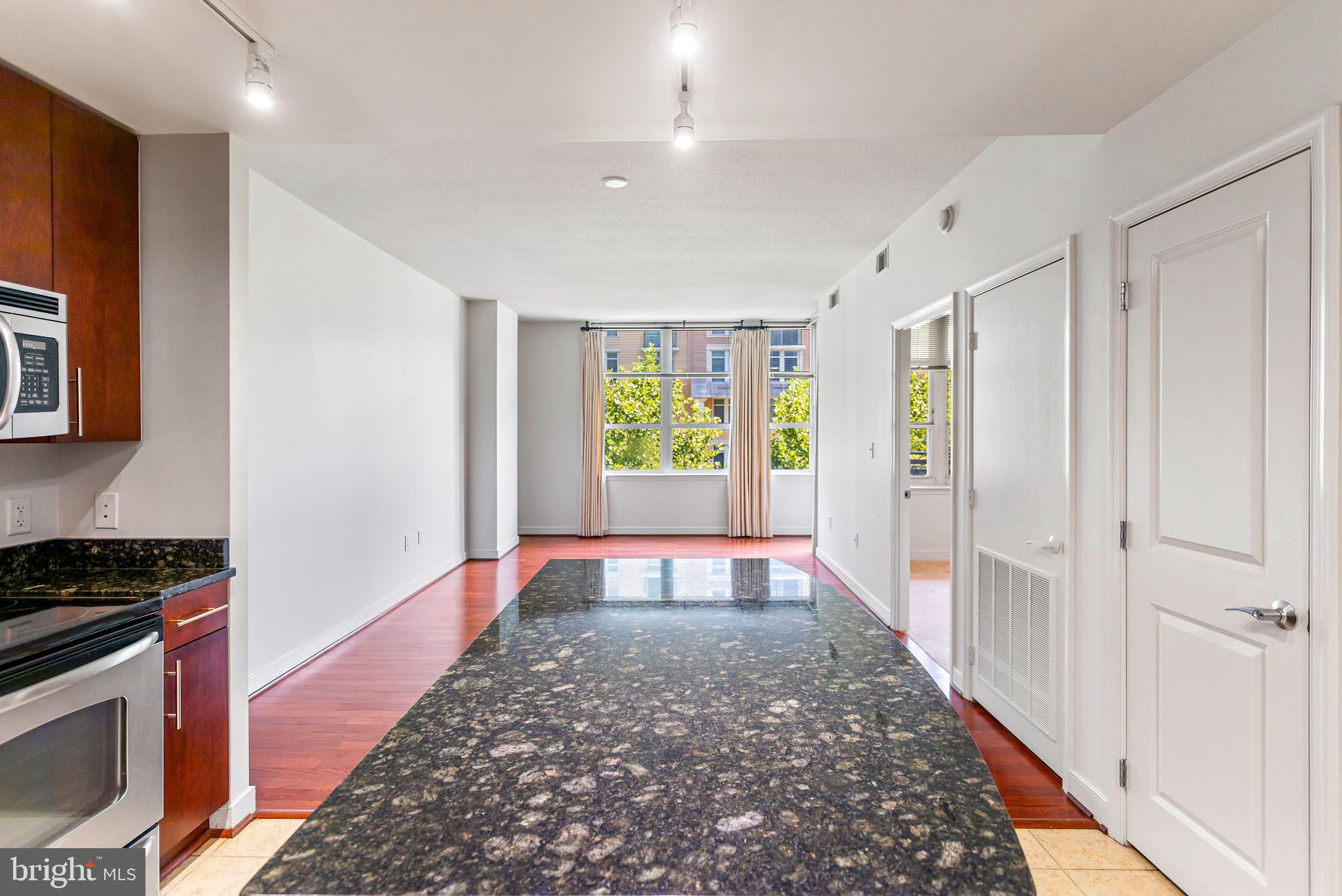 NATIONAL HARBOR - Residential Lease