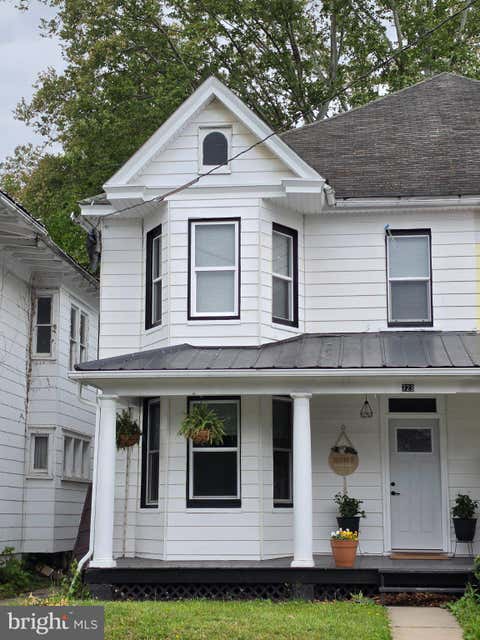 Townhouse For Sale - 723 W King Street<br/> MARTINSBURG, WV 25401