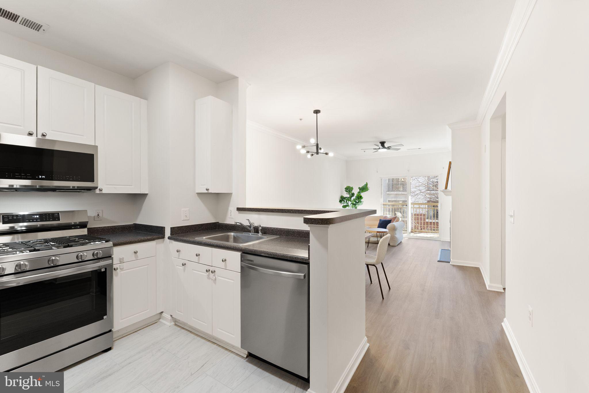 MARQUIS AT VIENNA STATION - Residential