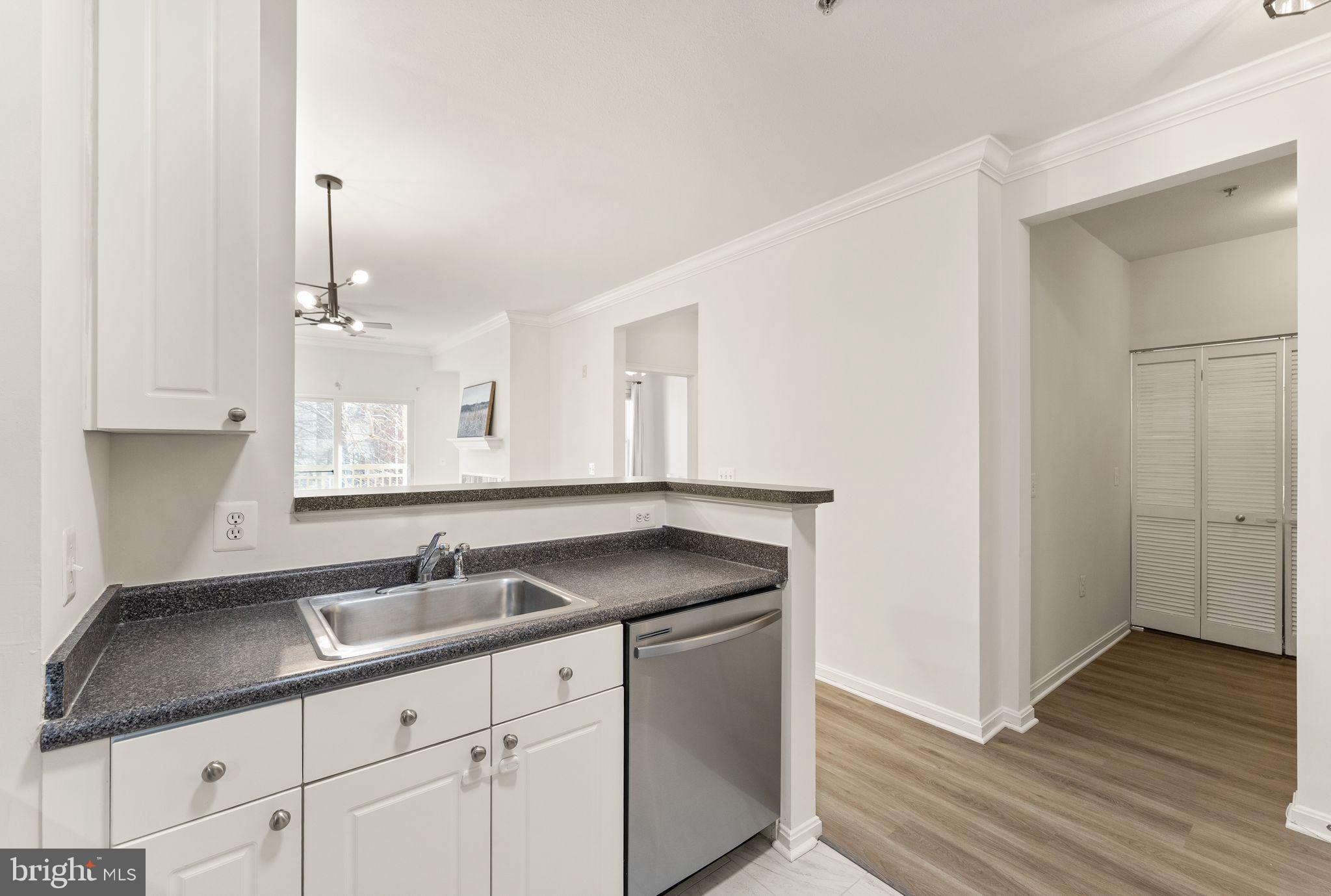 MARQUIS AT VIENNA STATION - Residential