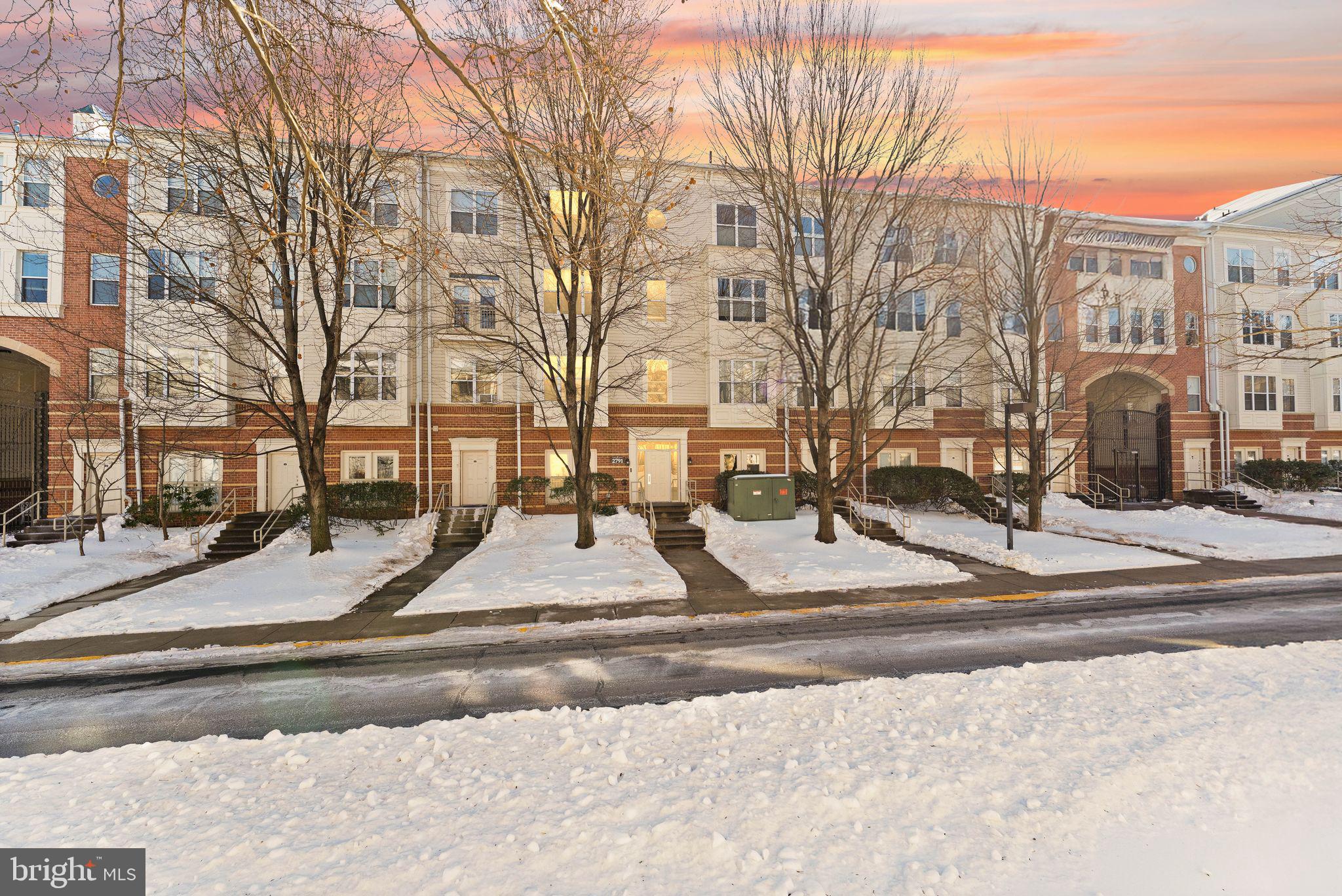 MARQUIS AT VIENNA STATION - Residential