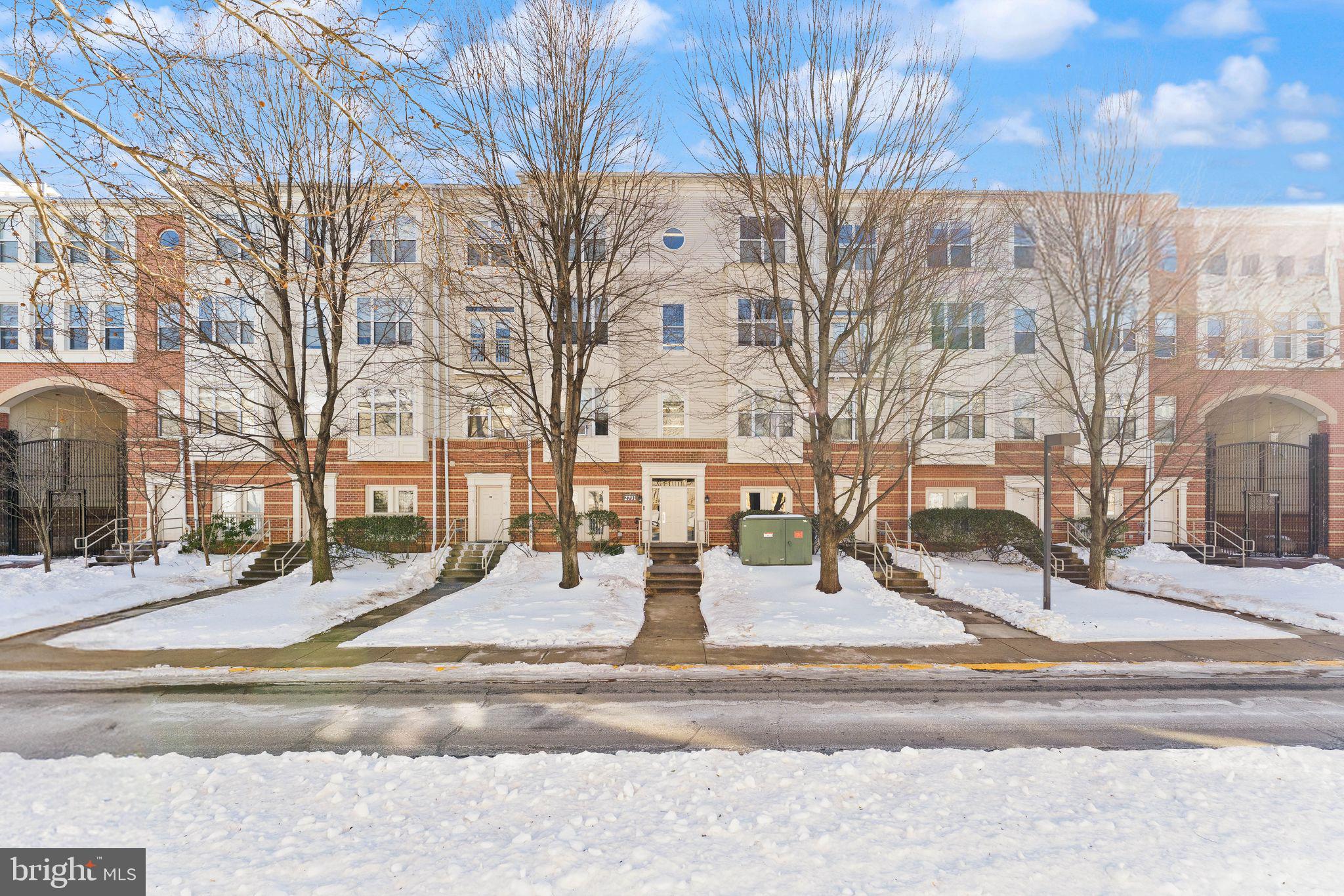 MARQUIS AT VIENNA STATION - Residential