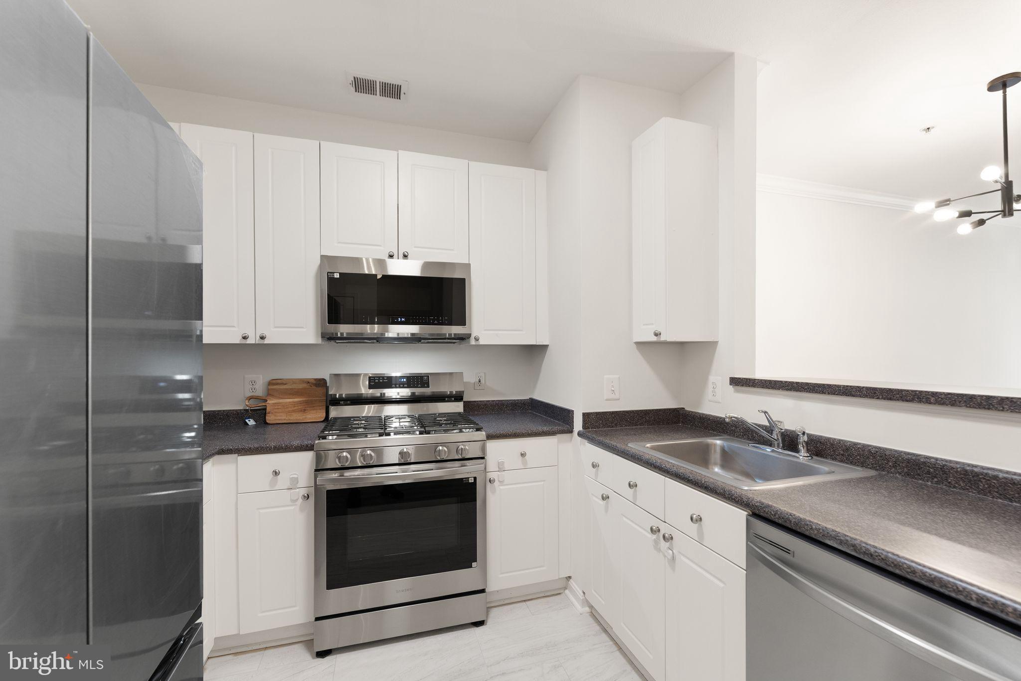 MARQUIS AT VIENNA STATION - Residential