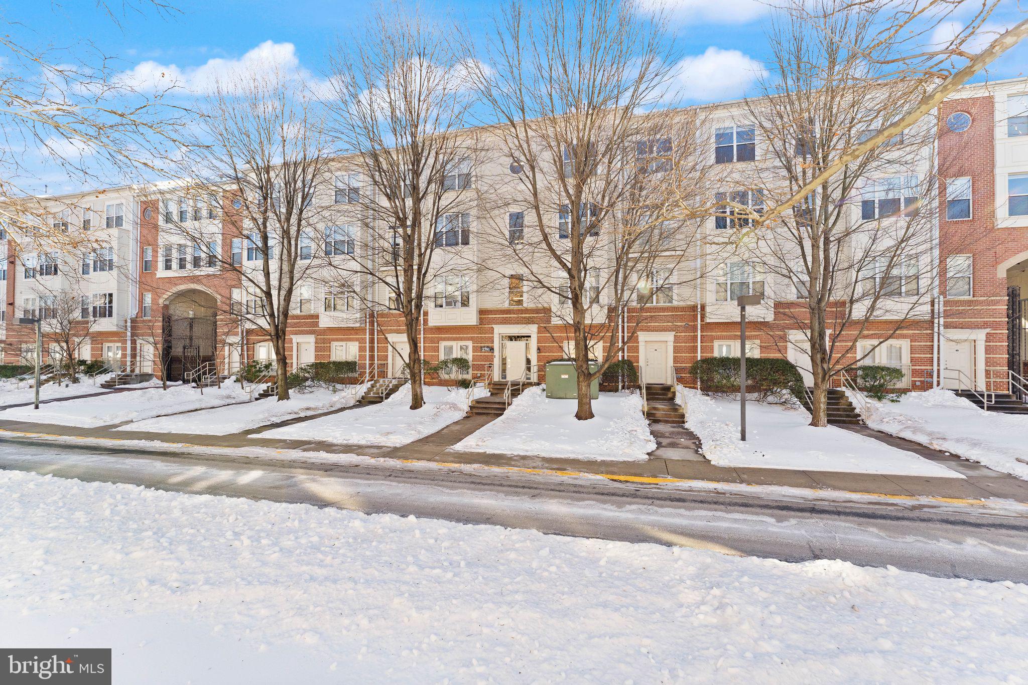 MARQUIS AT VIENNA STATION - Residential