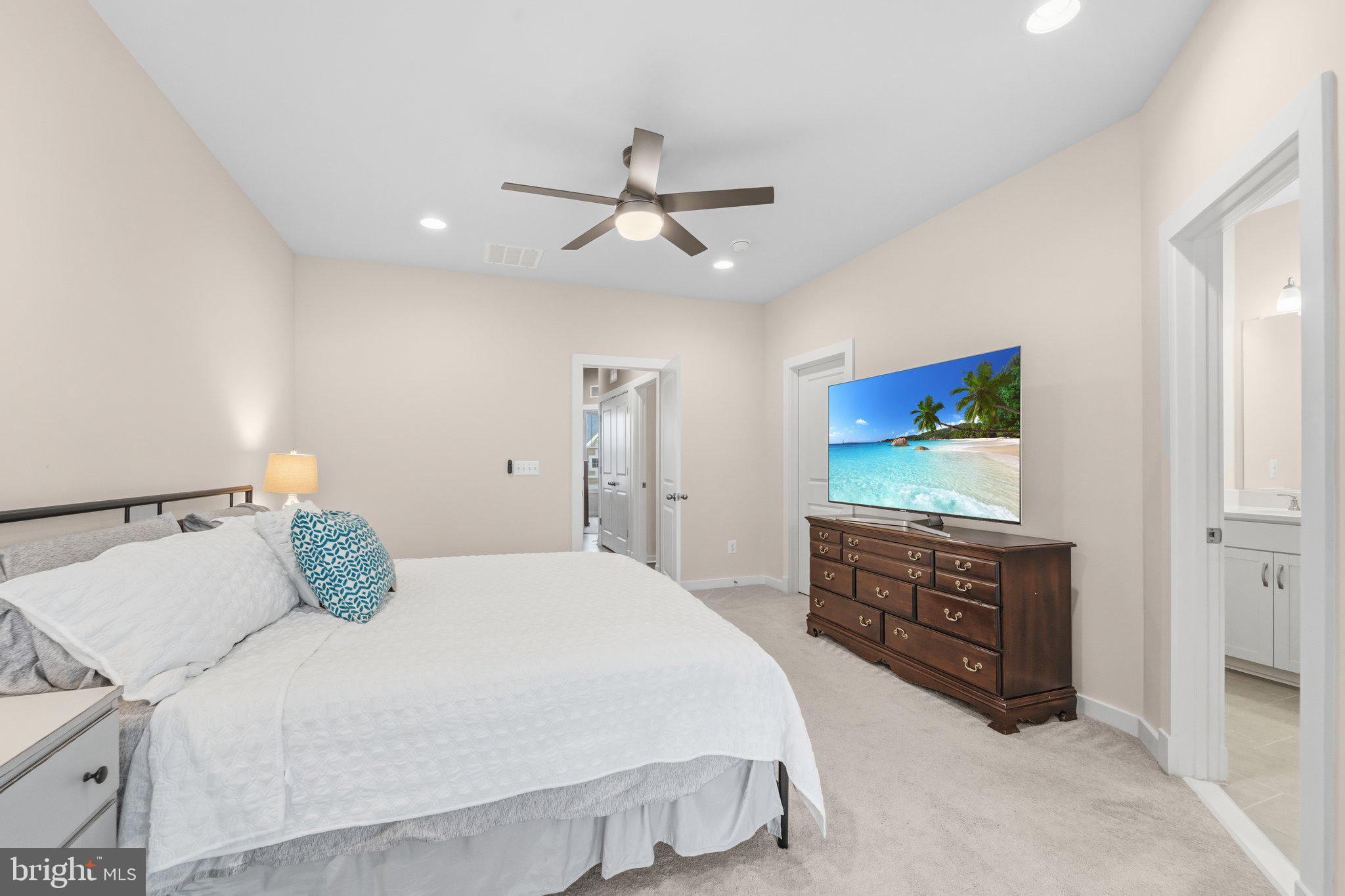 THE TOWNES AT WELLER'S CORNER - Residential