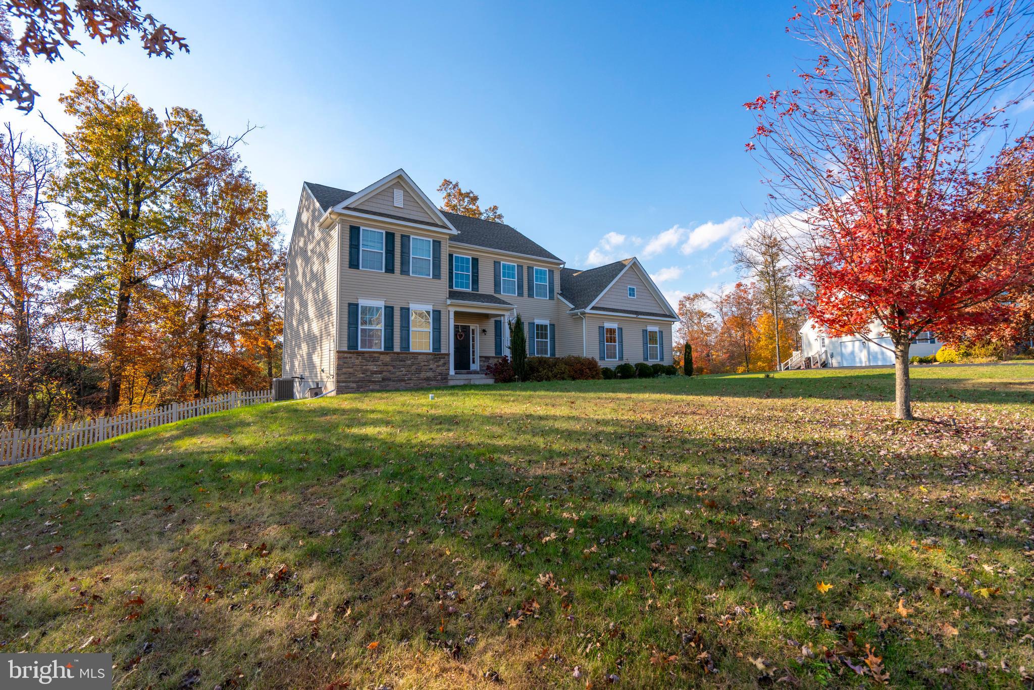 WOODED RIDGE - Residential