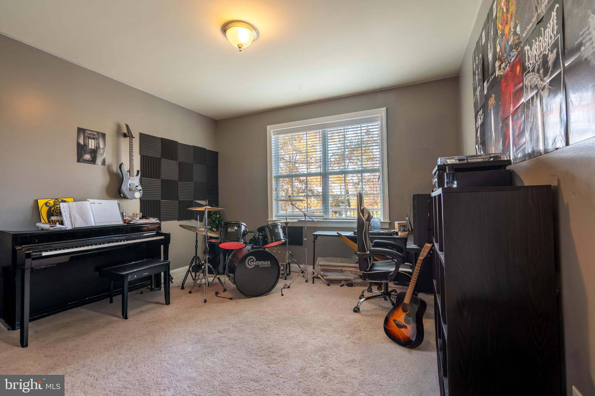 WOODED RIDGE - Residential