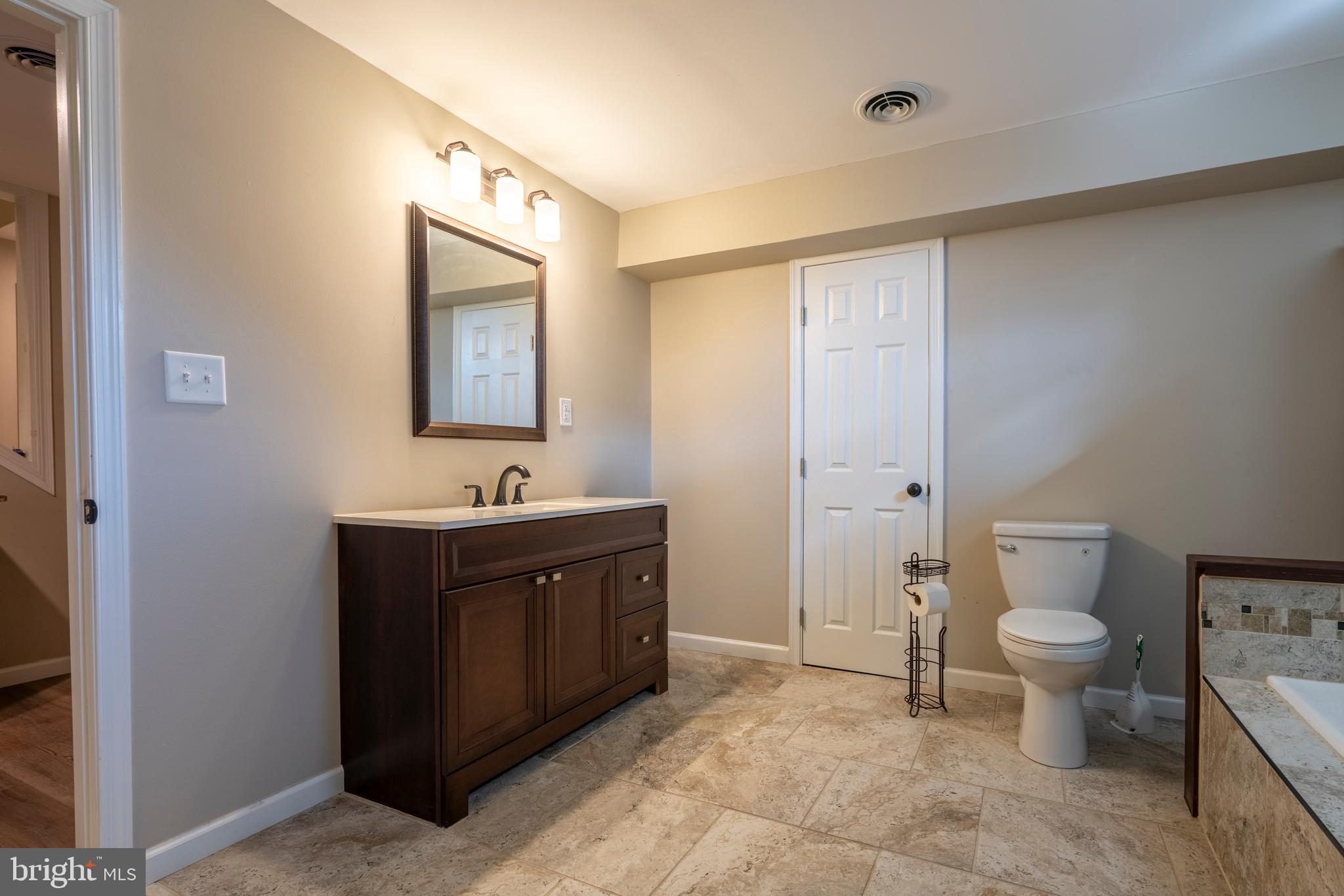 WOODED RIDGE - Residential