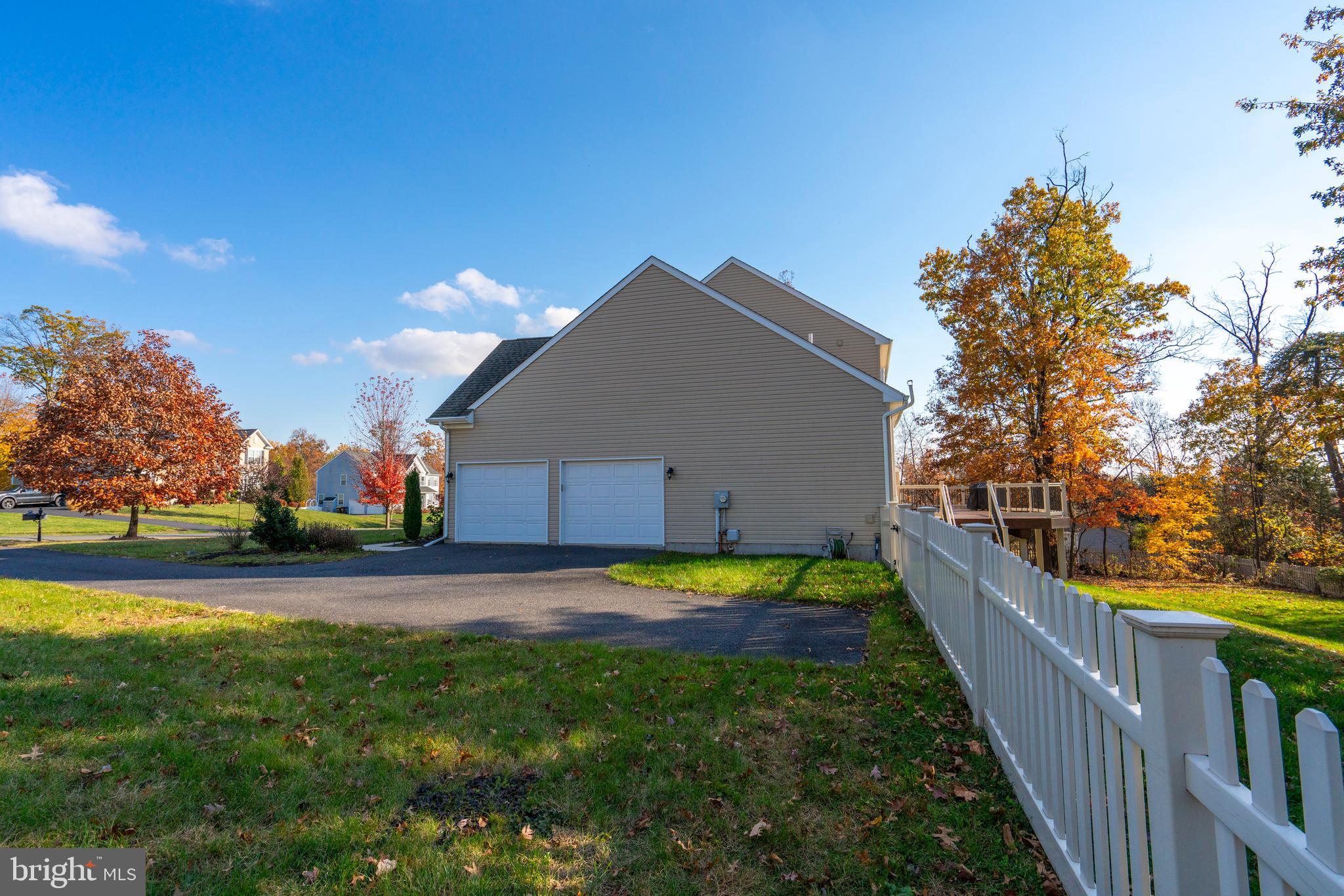 WOODED RIDGE - Residential