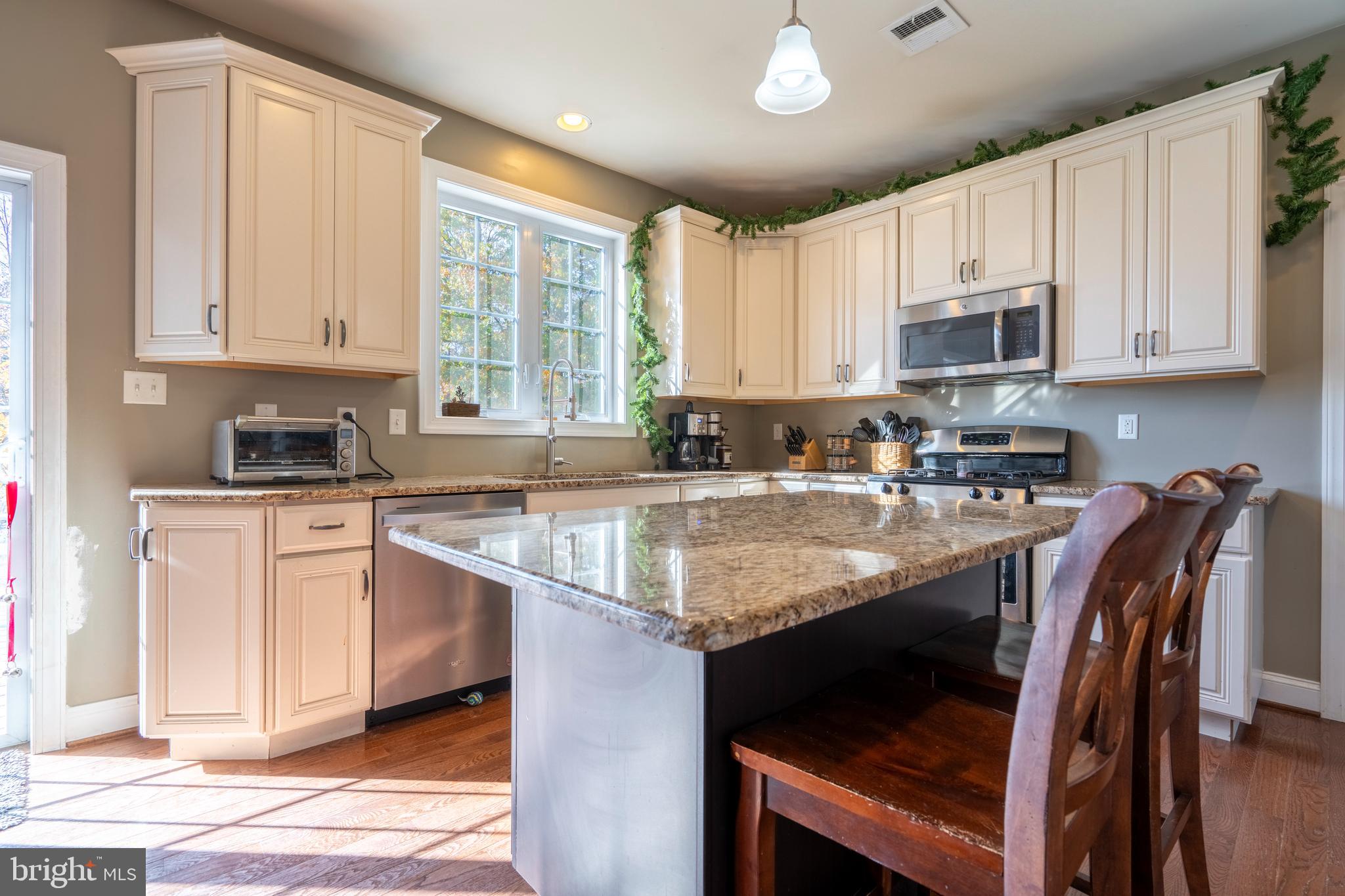 WOODED RIDGE - Residential