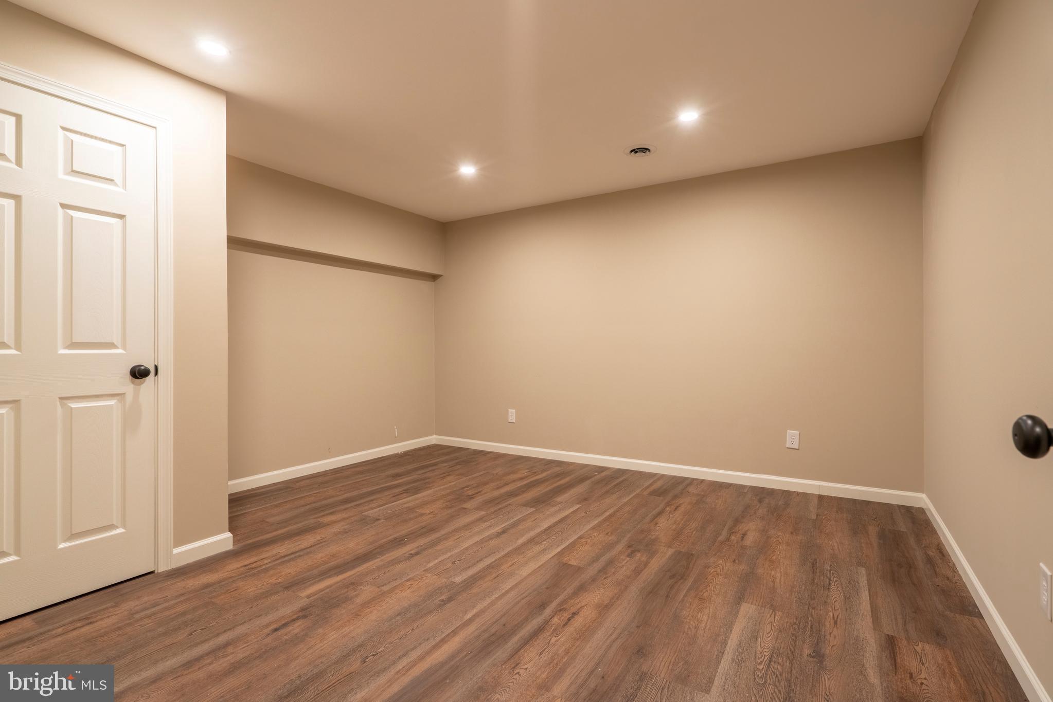 WOODED RIDGE - Residential