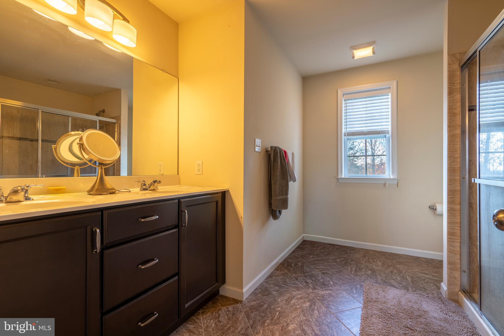 WOODED RIDGE - Residential