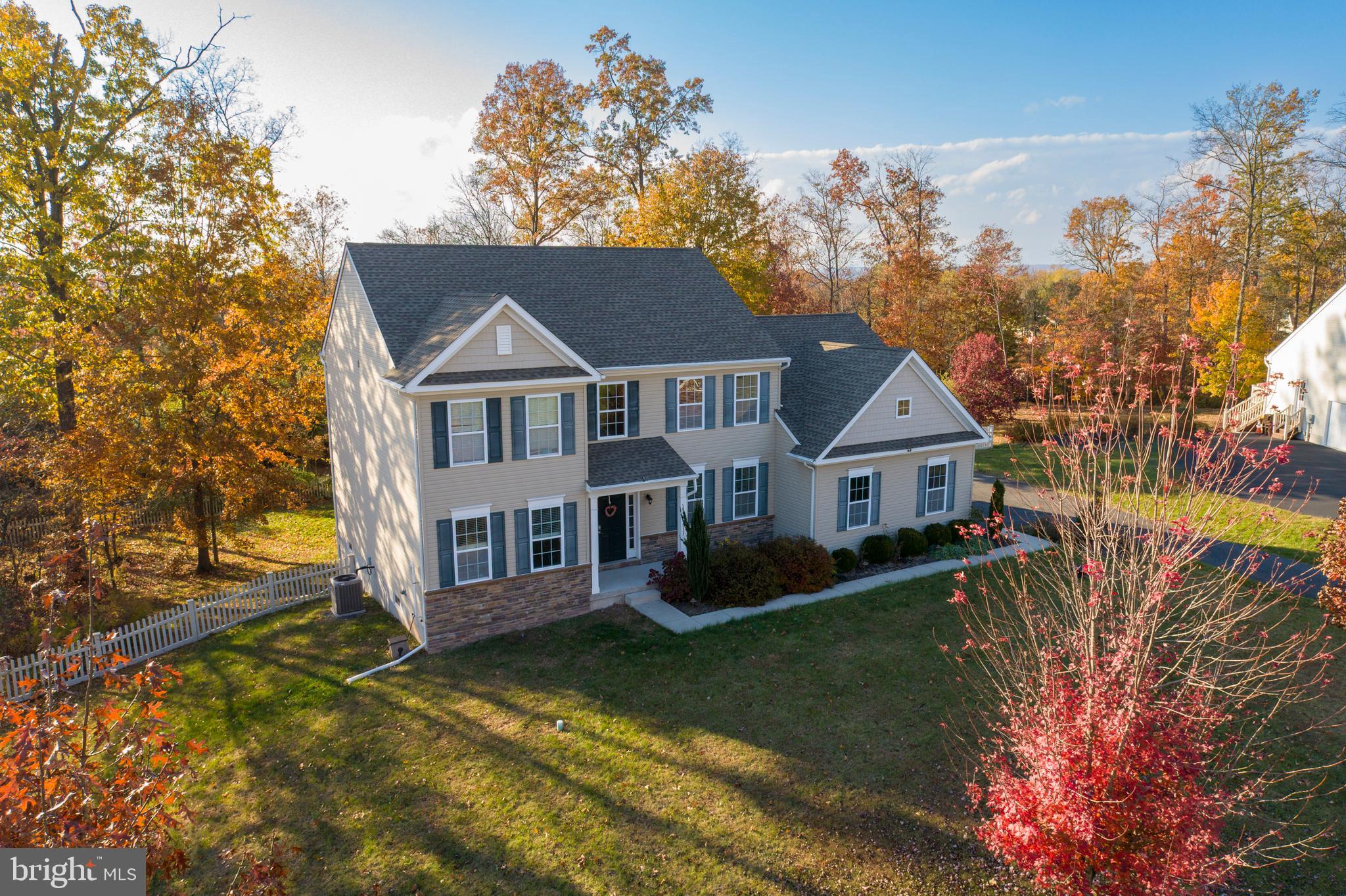WOODED RIDGE - Residential