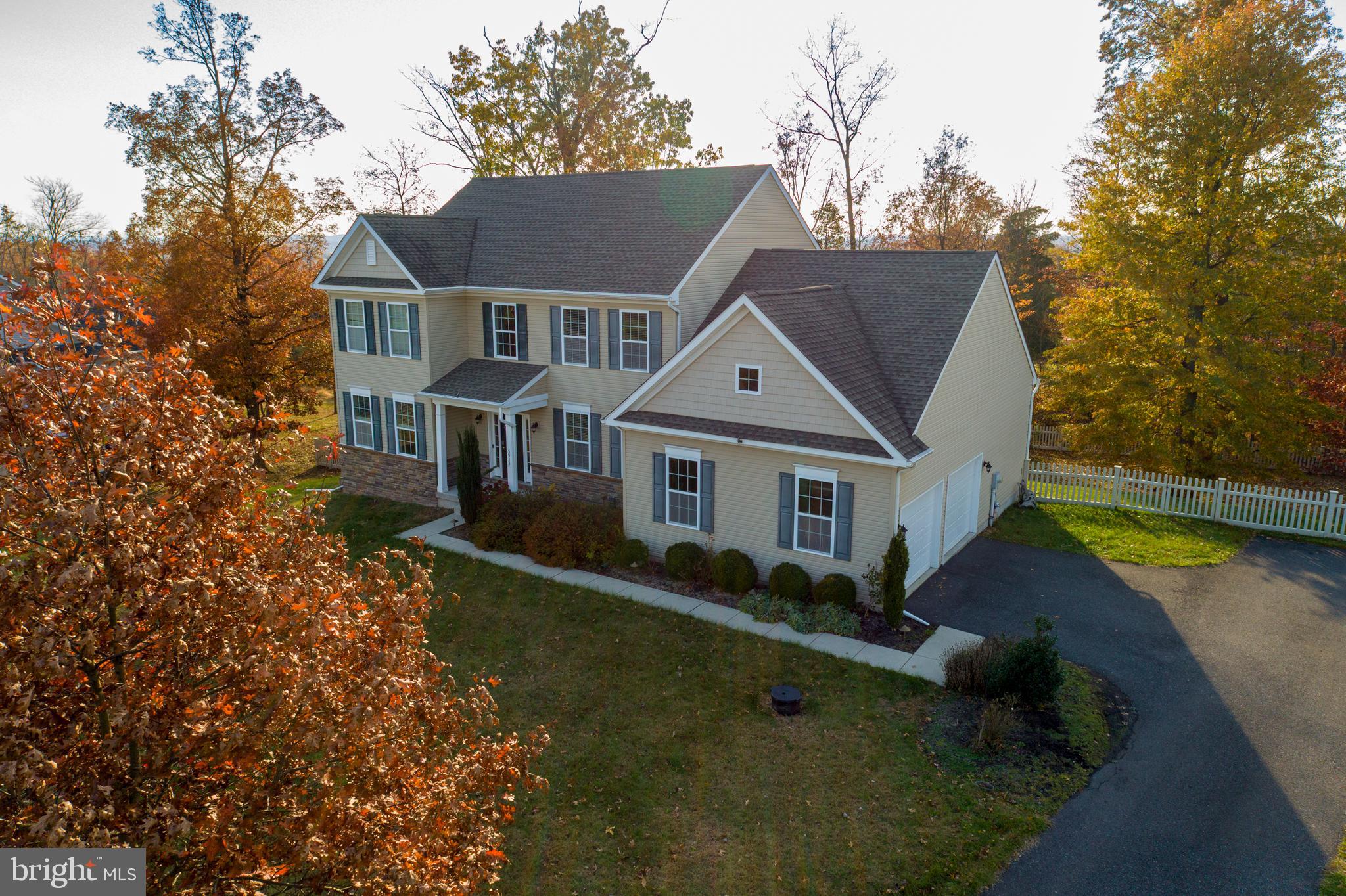 WOODED RIDGE - Residential