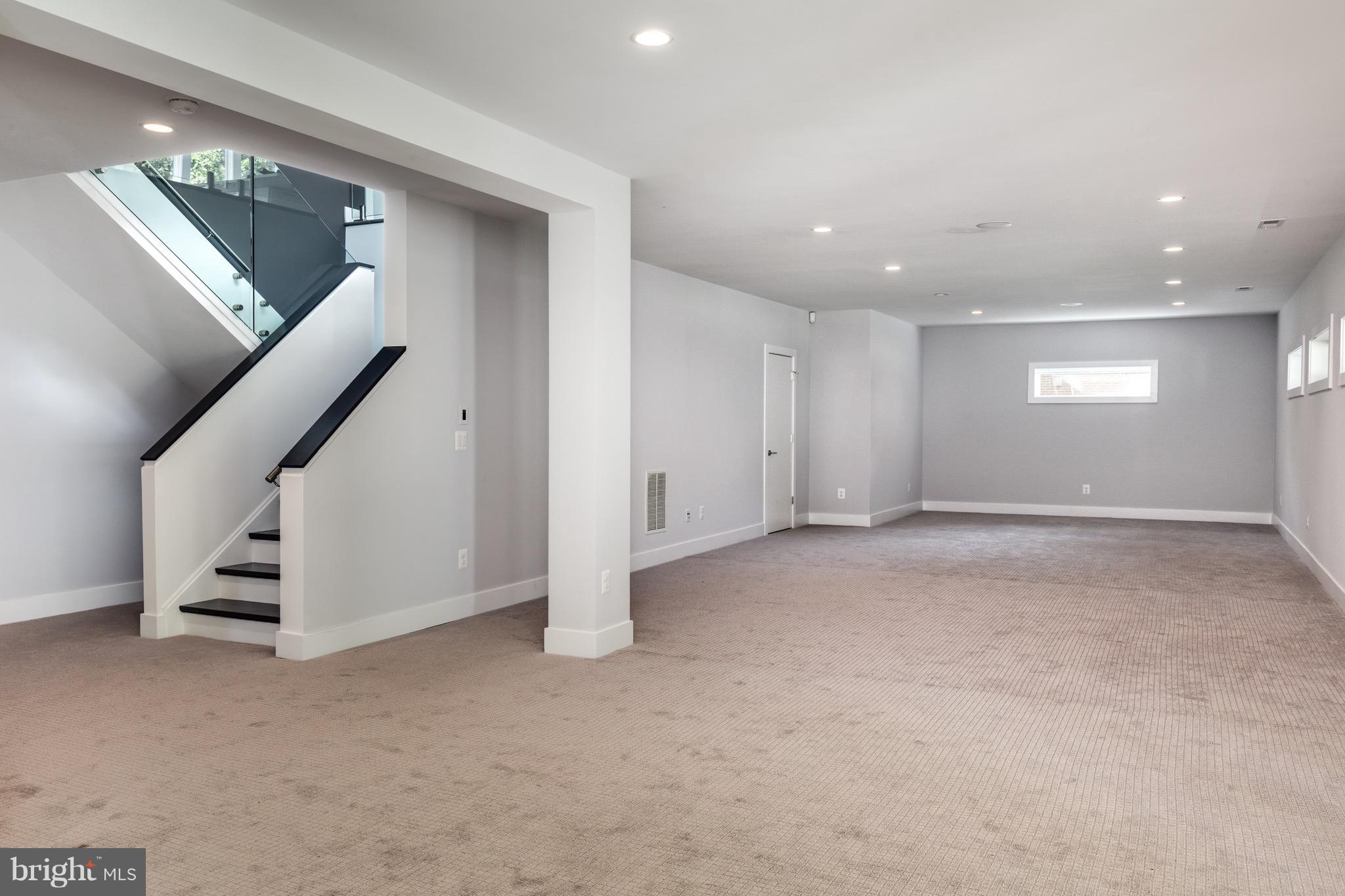 EAGLE ACRES - Residential