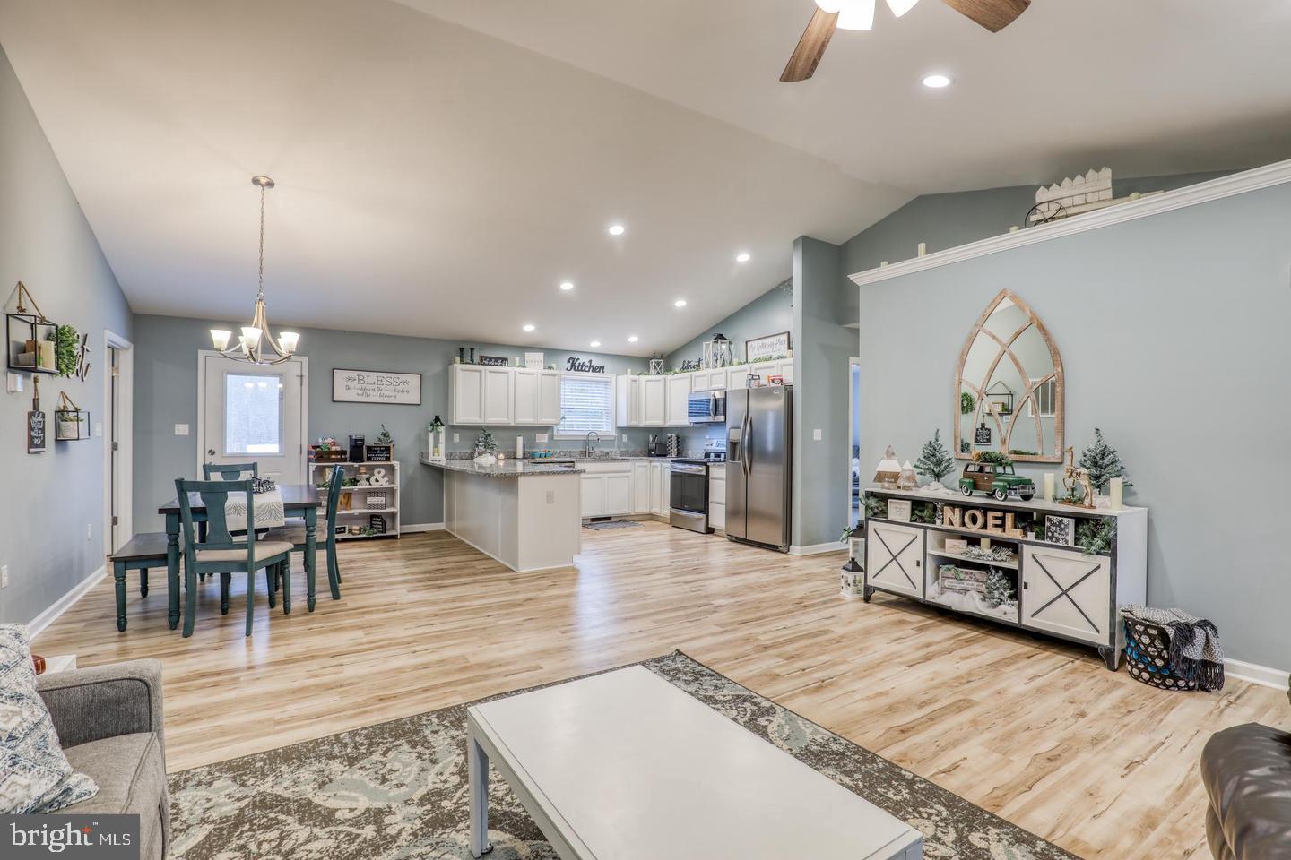 KEYES FERRY ACRES - Residential