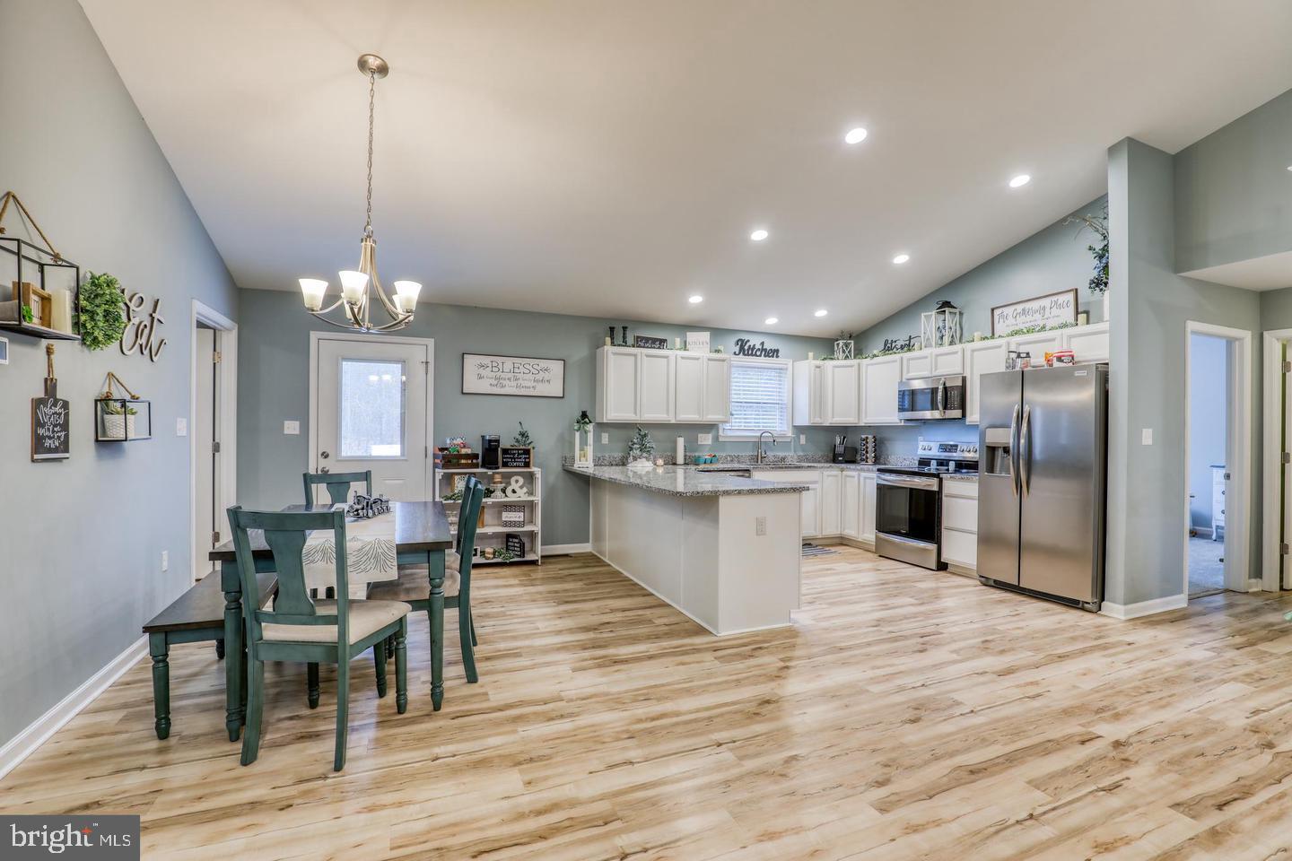 KEYES FERRY ACRES - Residential