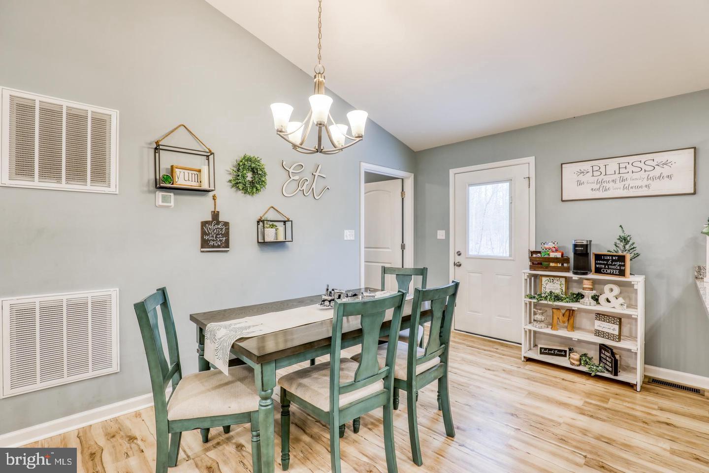 KEYES FERRY ACRES - Residential