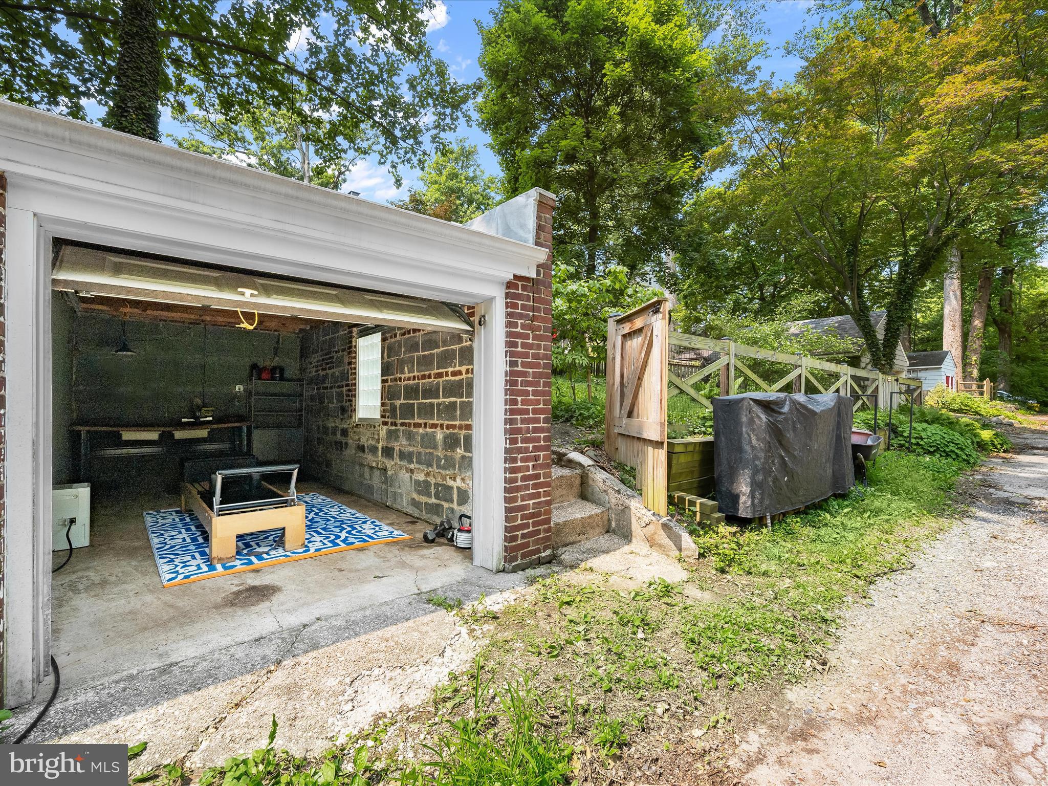 HUNTING RIDGE HISTORIC DISTRICT - Residential