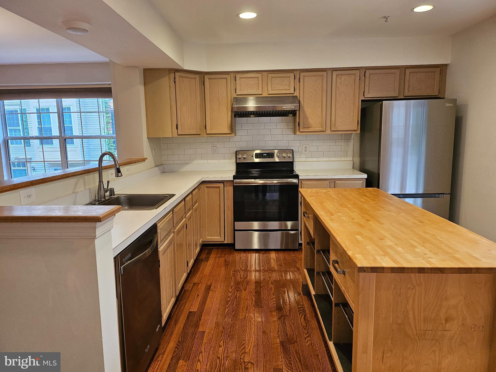 VILLAGE OF LONG REACH - Residential Lease