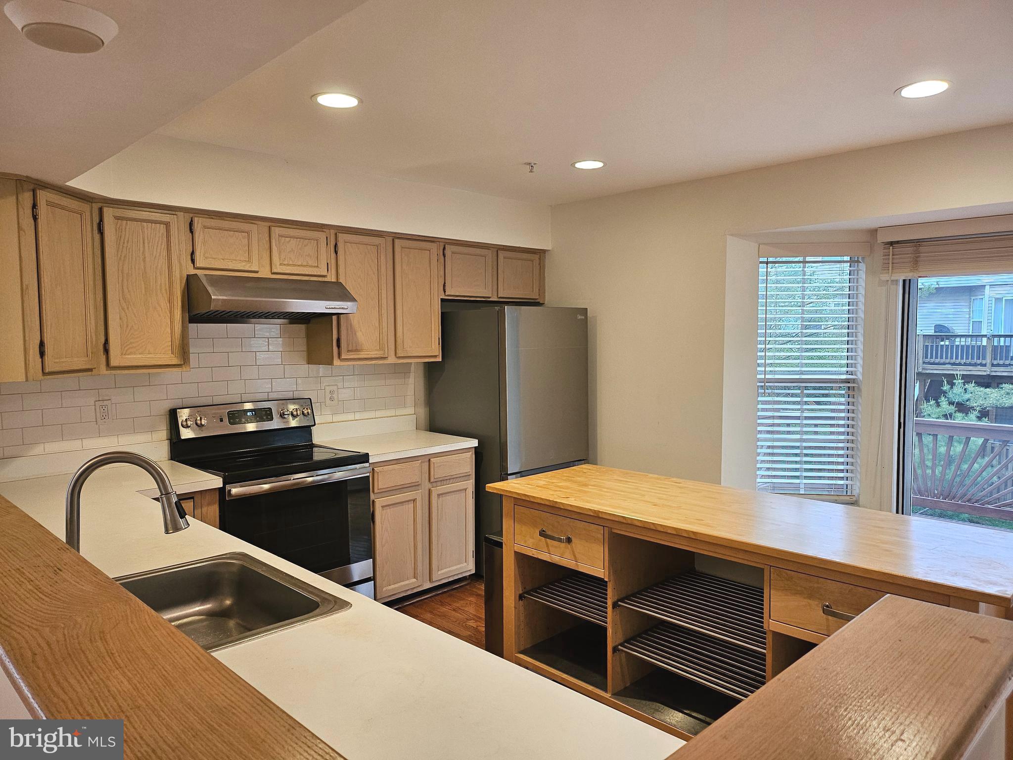 VILLAGE OF LONG REACH - Residential Lease