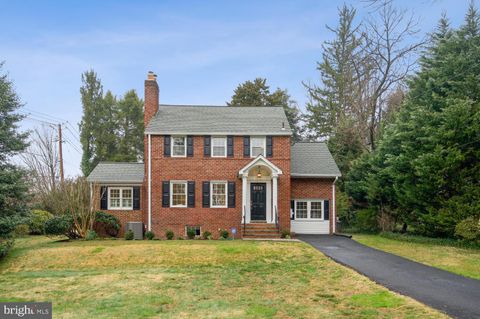 Photo of 4021 CLEVELAND ST, KENSINGTON, MD 20895 (MLS # MDMC2083956) Photo of 4021 CLEVELAND ST, KENSINGTON, MD 20895 (MLS # MDMC2083956)