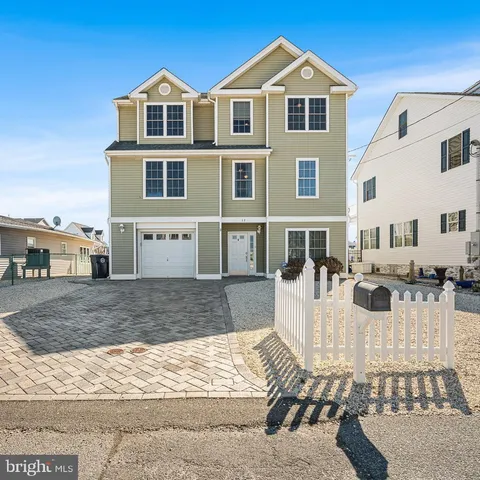 13 W Schuylkill Road, Tuckerton, NJ MLS: NJOC2033514
