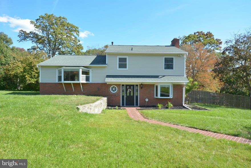 Beautiful  Split Level! , Neutral Colors & Light Filled Interiors! Spacious Living Room & Dining Room. Family Room w/Fireplace. Eat-In Kitchen  w/Ample Cabinetry Hardwood Floors & Sleek Appliances. Sun Room w/Cathedral Ceilings & Access to Backyard. Exterior Features; Multiple Decks, Fence, Secure Storage, Corner Lot, & Play Area! Updated HVAC, Appliances, Hot Water Heater, Fence, Carpet & Much More!