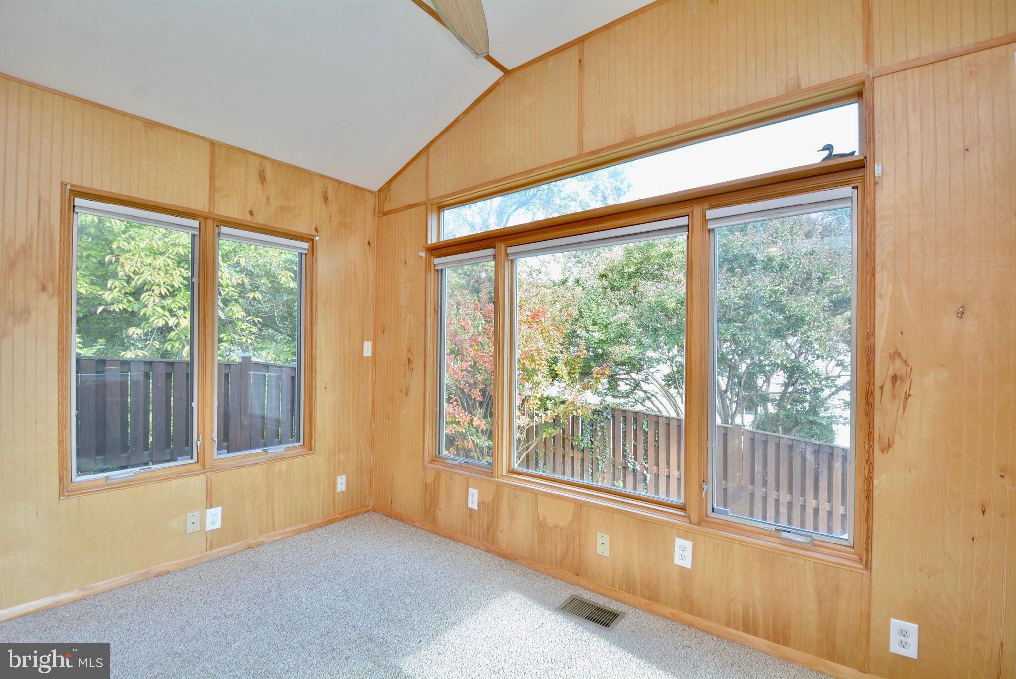 HUNT CLUB ESTATES - Residential