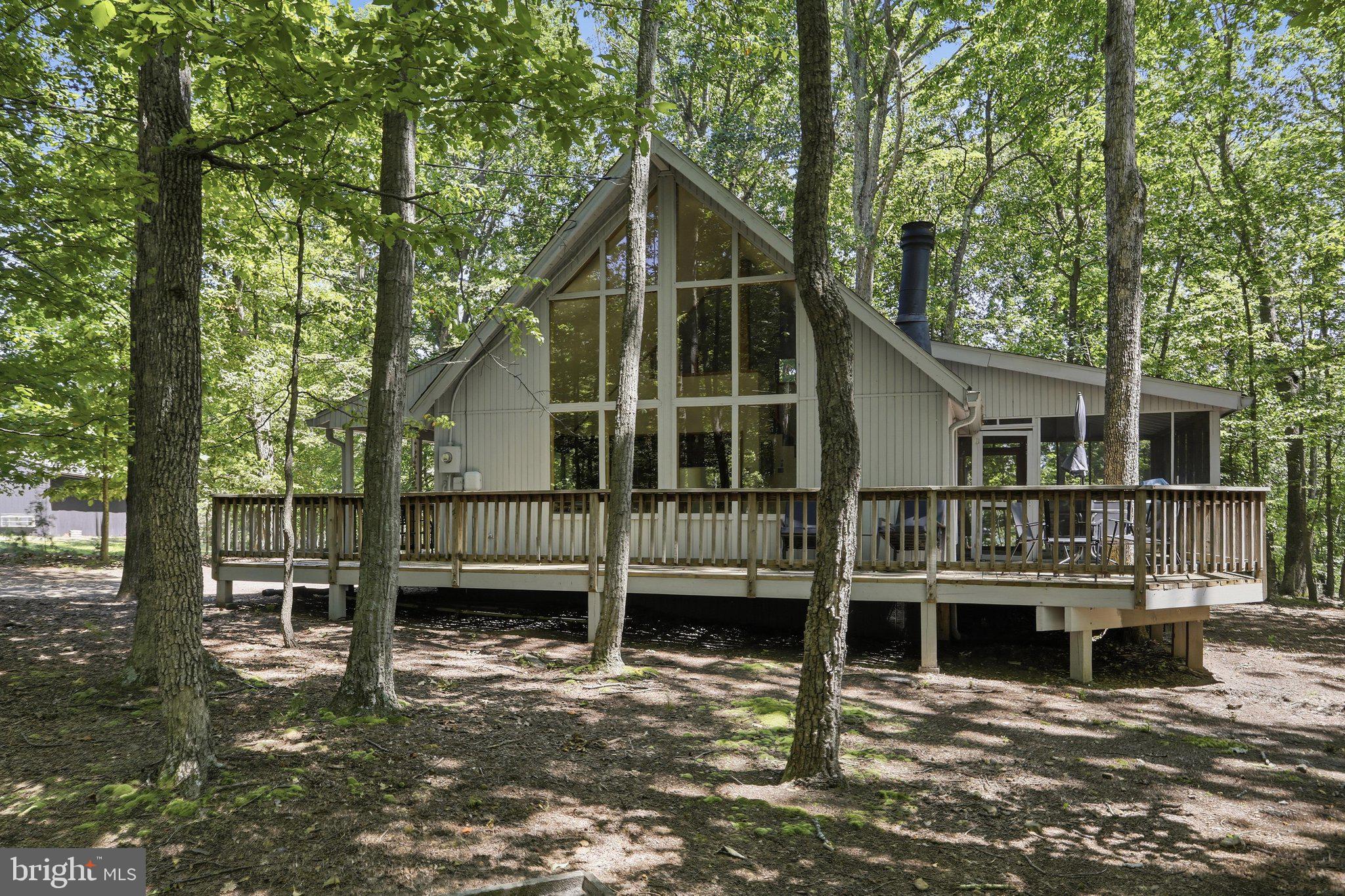 975 TUCKAHOE TRAIL