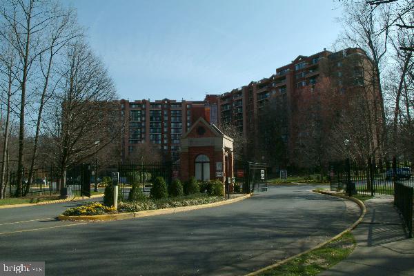 RENAISSANCE - Residential Lease