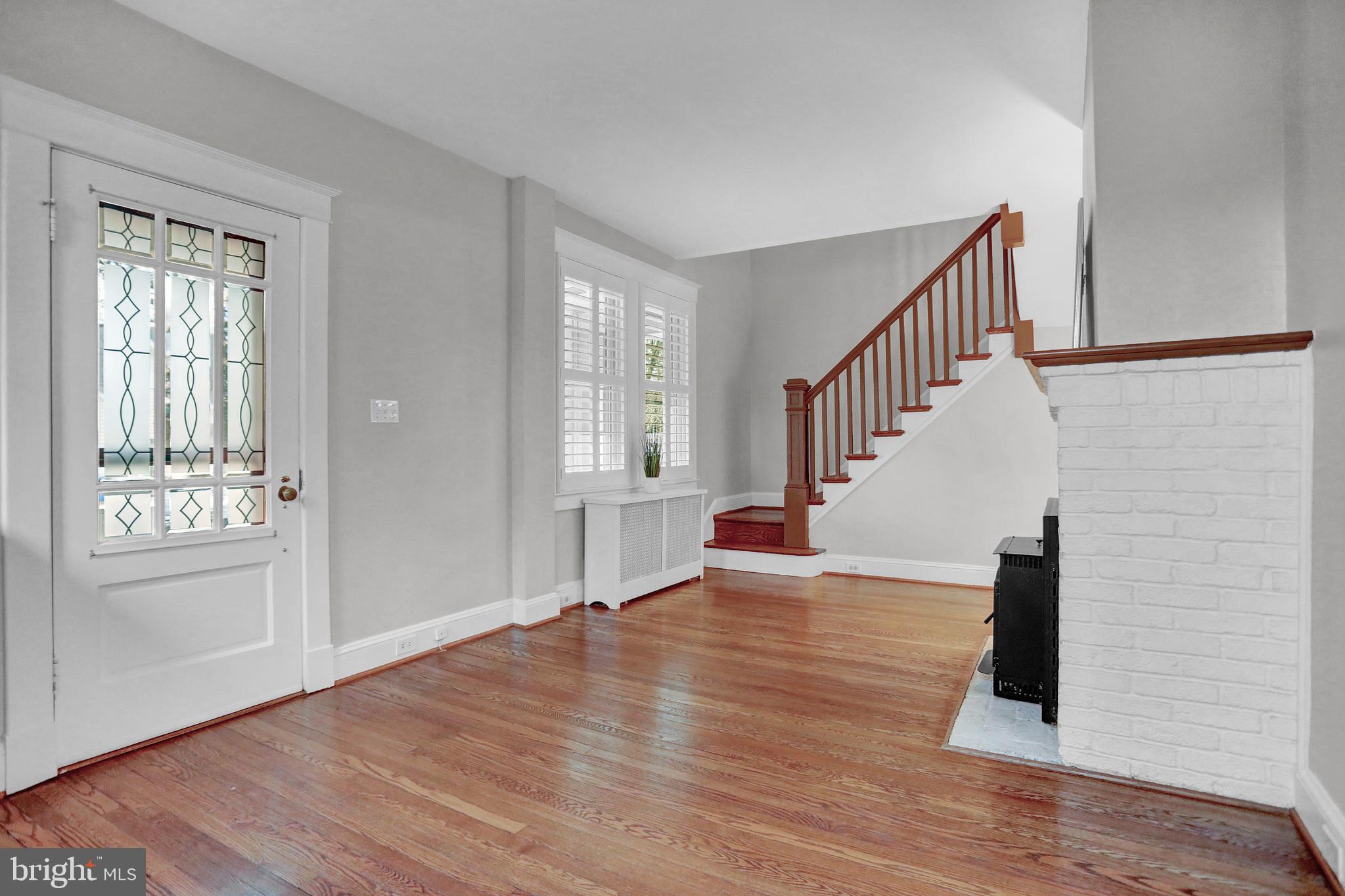 LAKE WALKER - Residential