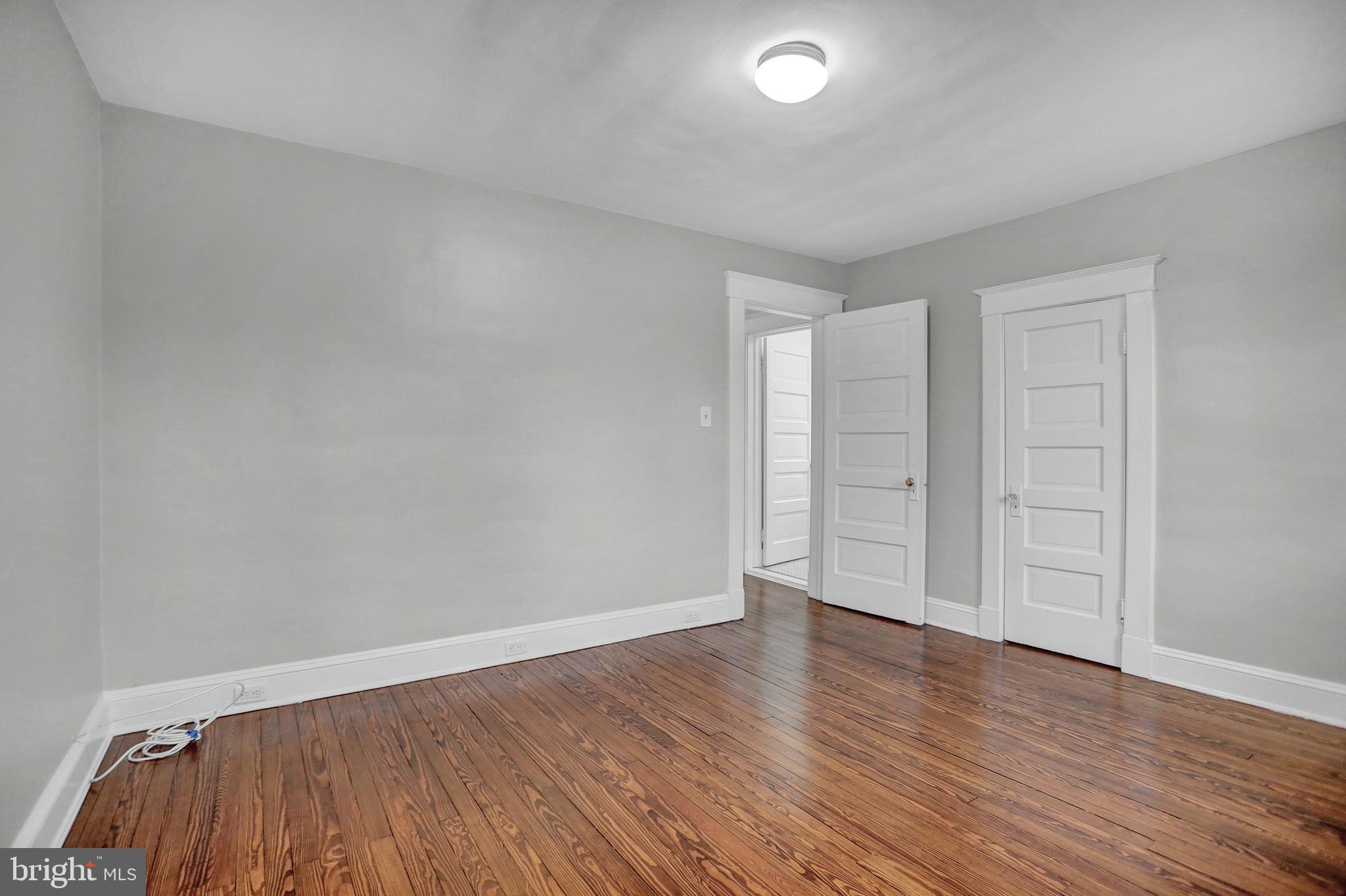 LAKE WALKER - Residential